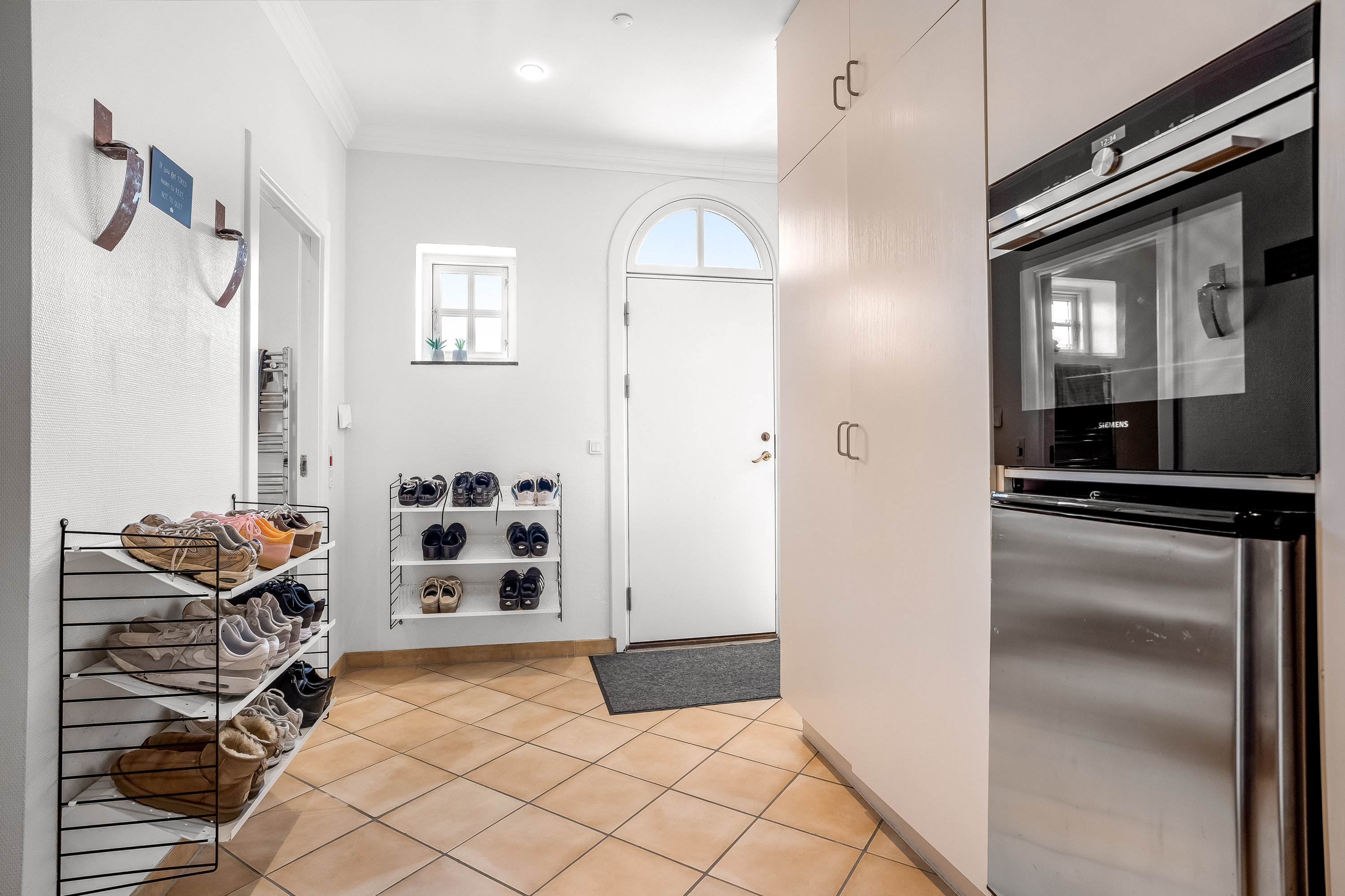 Fremhævet gang billede i fuldskærmstilstand. Billede af Refshalevej 44, 4930 Maribo