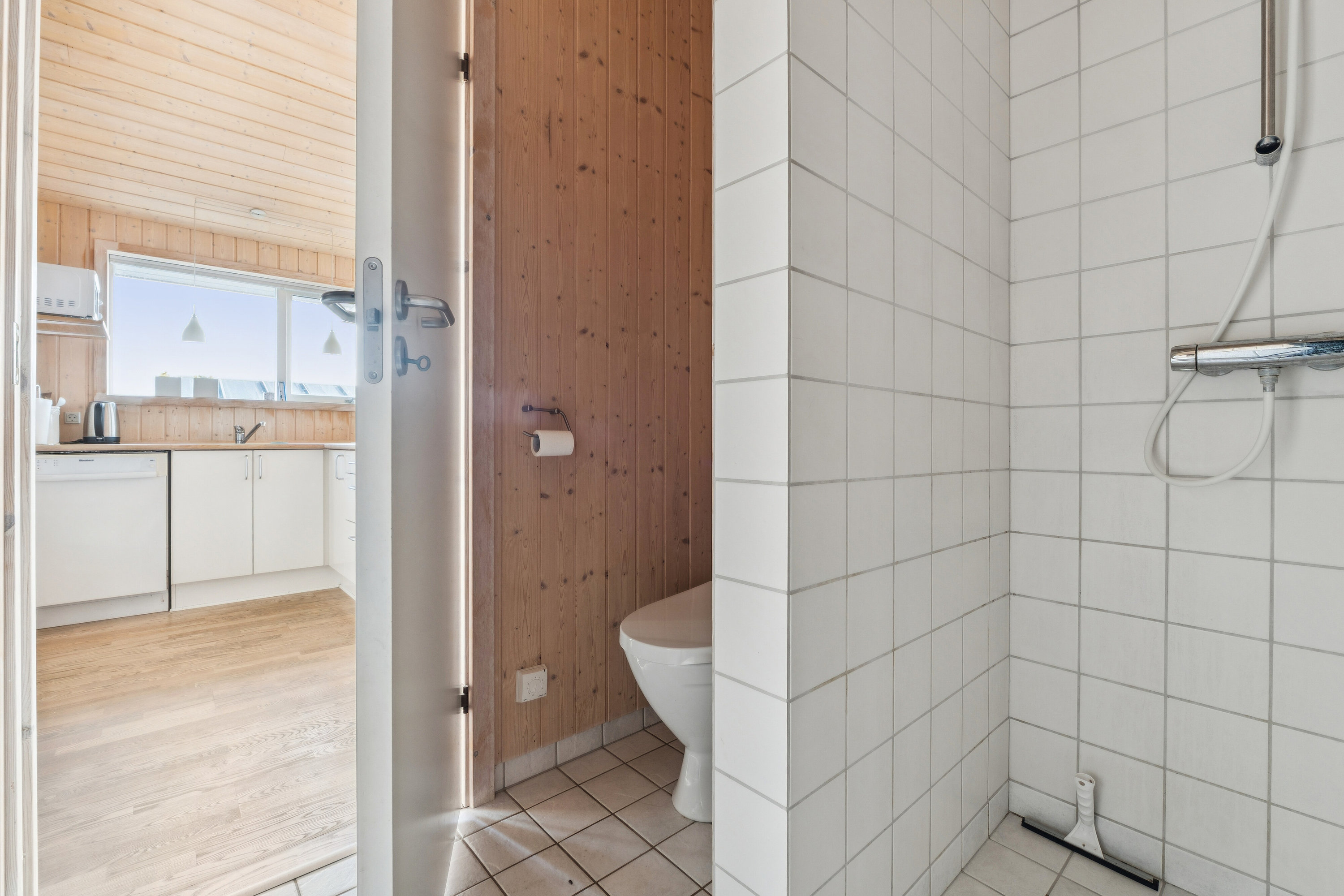 Fremhævet badeværelse billede i fuldskærmstilstand. Billede af Dageløkke Marina 4H, Dageløkke, 5953 Tranekær