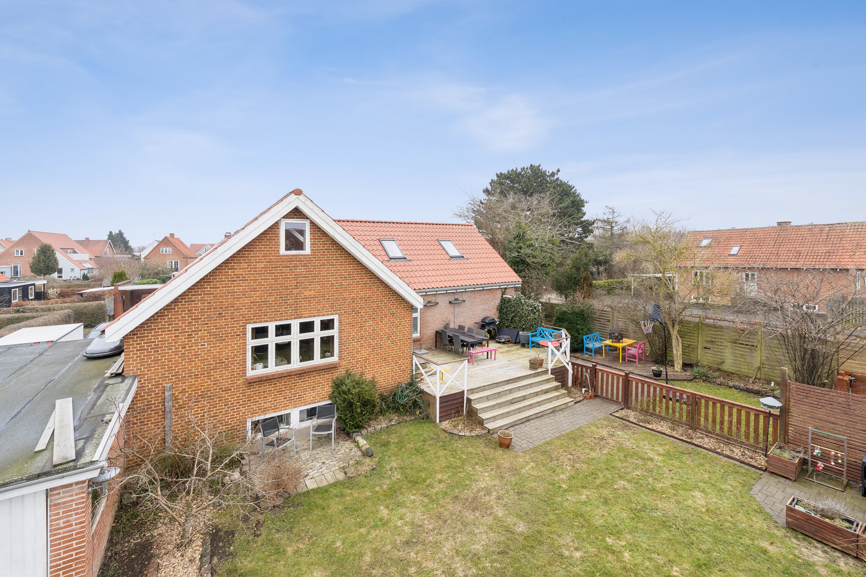 Fremhævet set fra haven billede i fuldskærmstilstand. Billede af Kløverdalen 3, 4000 Roskilde