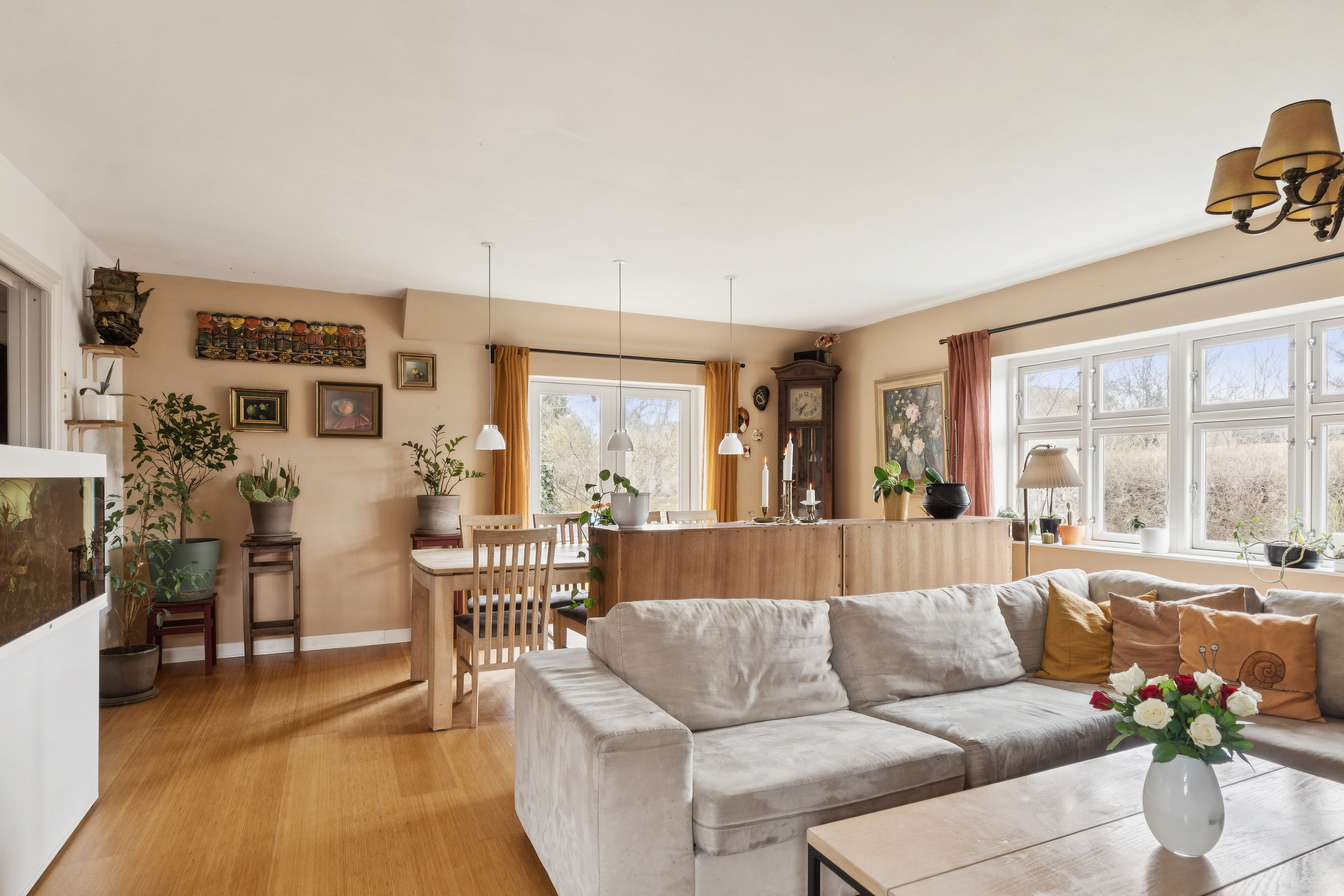 Fremhævet stue billede i fuldskærmstilstand. Billede af Kløverdalen 3, 4000 Roskilde