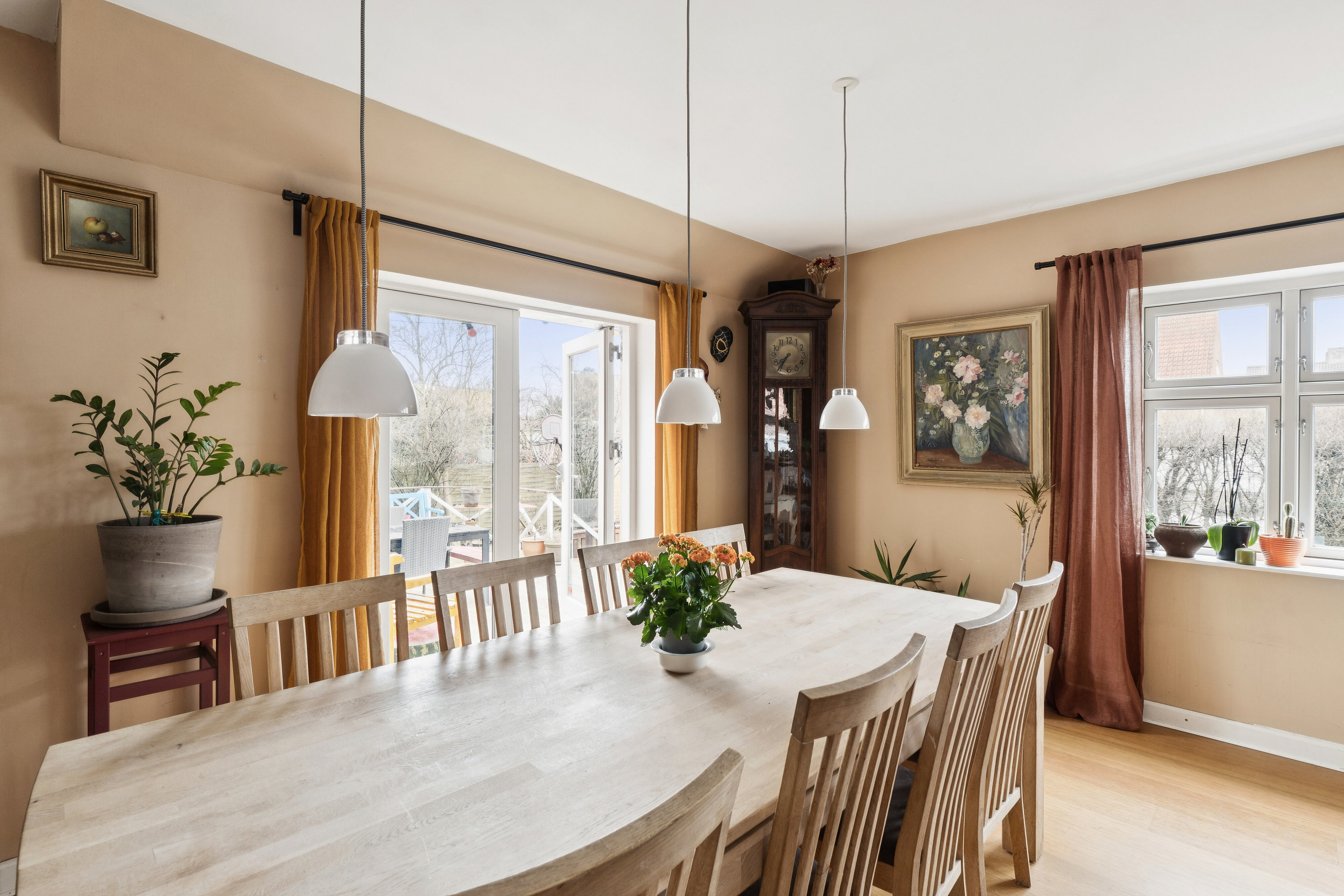 Fremhævet spisestue billede i fuldskærmstilstand. Billede af Kløverdalen 3, 4000 Roskilde