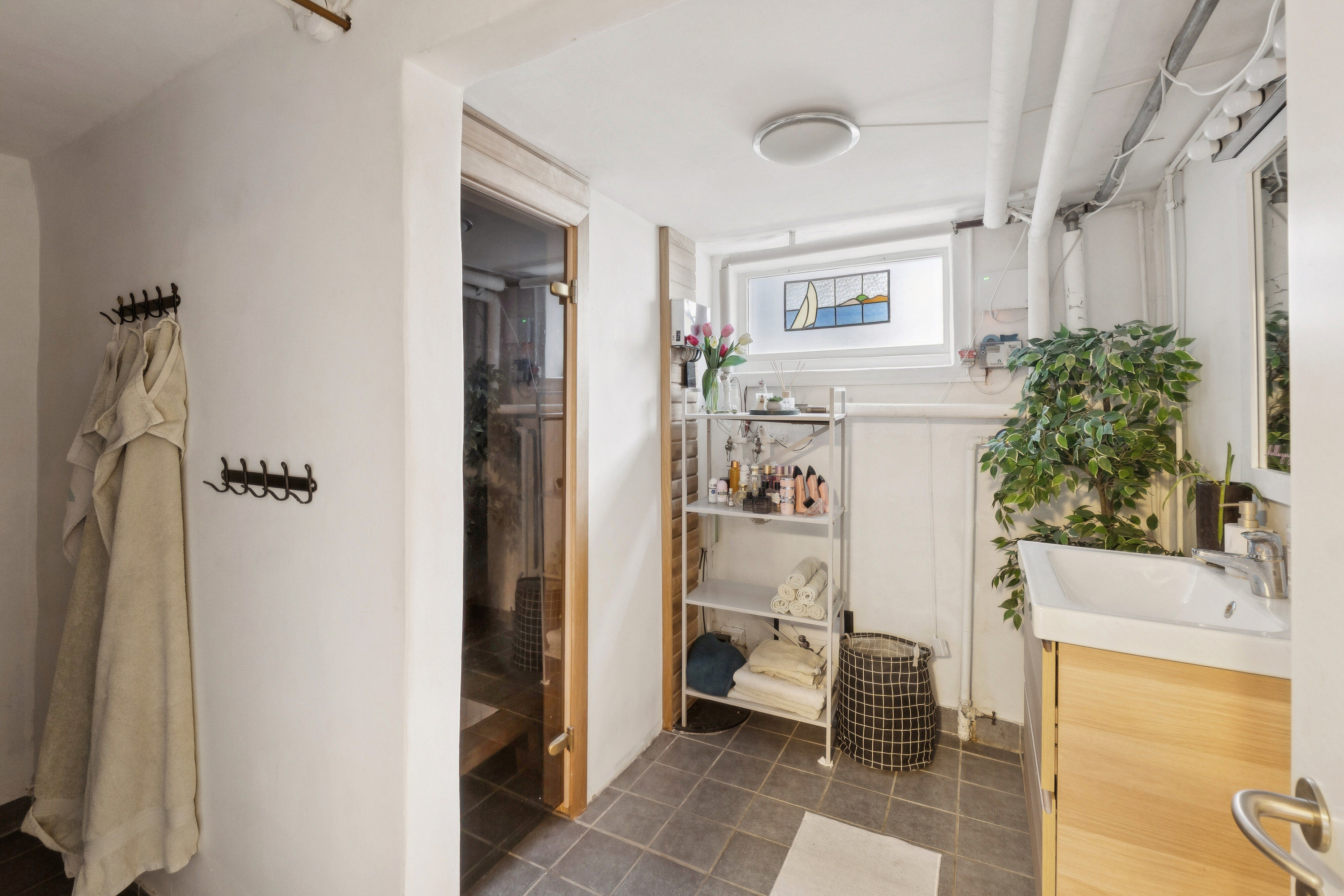 Fremhævet badeværelse billede i fuldskærmstilstand. Billede af Kløverdalen 3, 4000 Roskilde