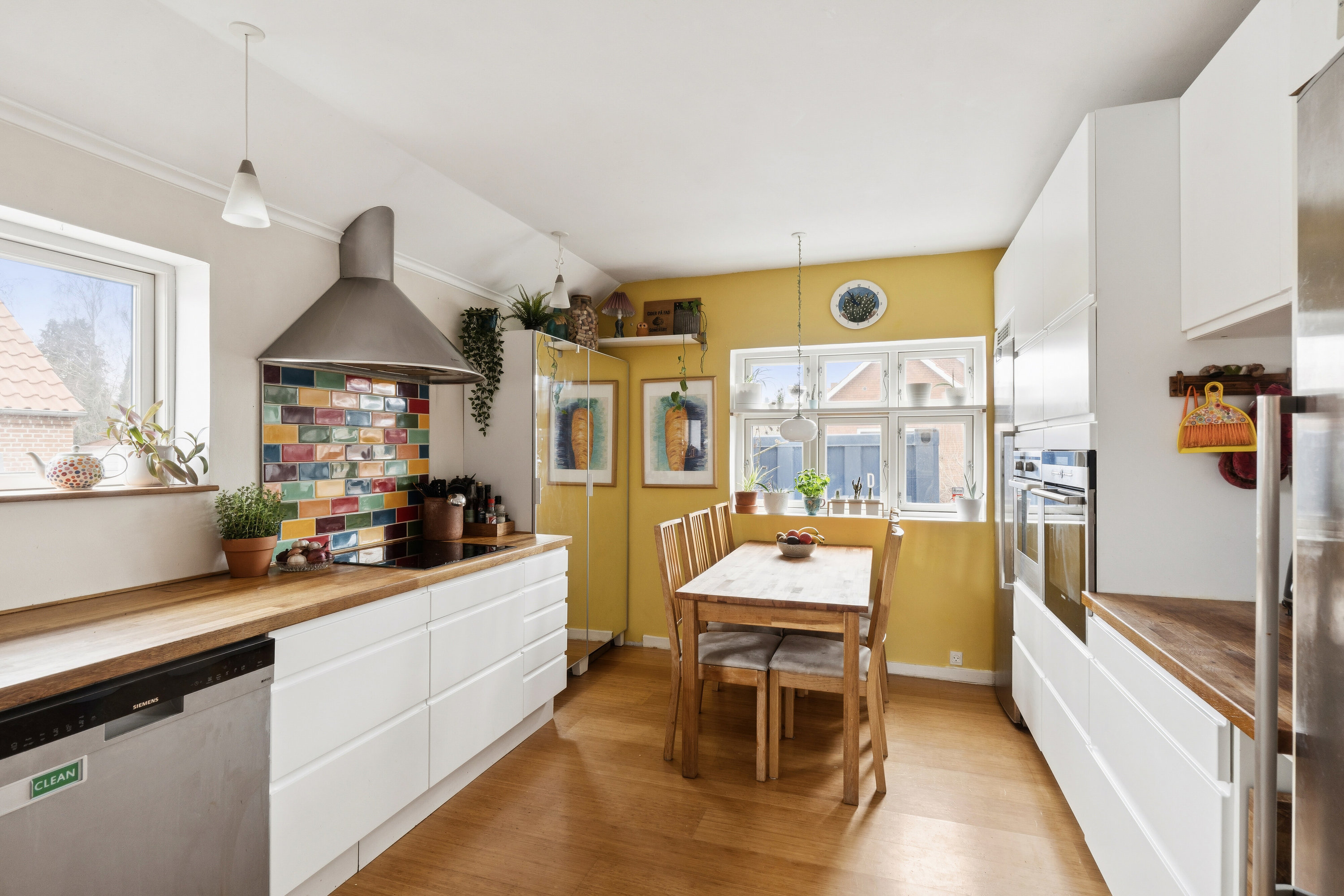 Fremhævet køkken billede i fuldskærmstilstand. Billede af Kløverdalen 3, 4000 Roskilde