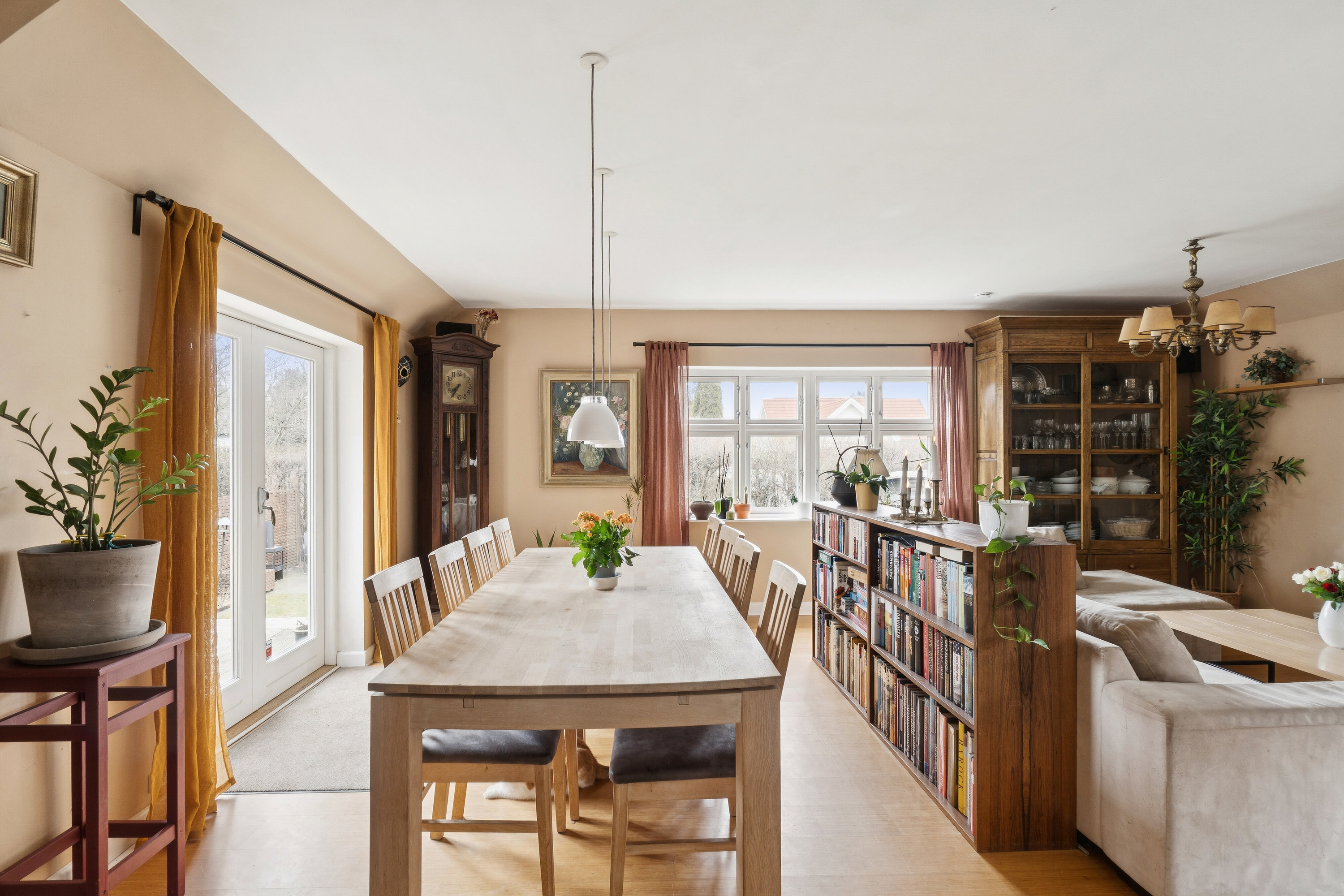 Fremhævet spisestue billede i fuldskærmstilstand. Billede af Kløverdalen 3, 4000 Roskilde