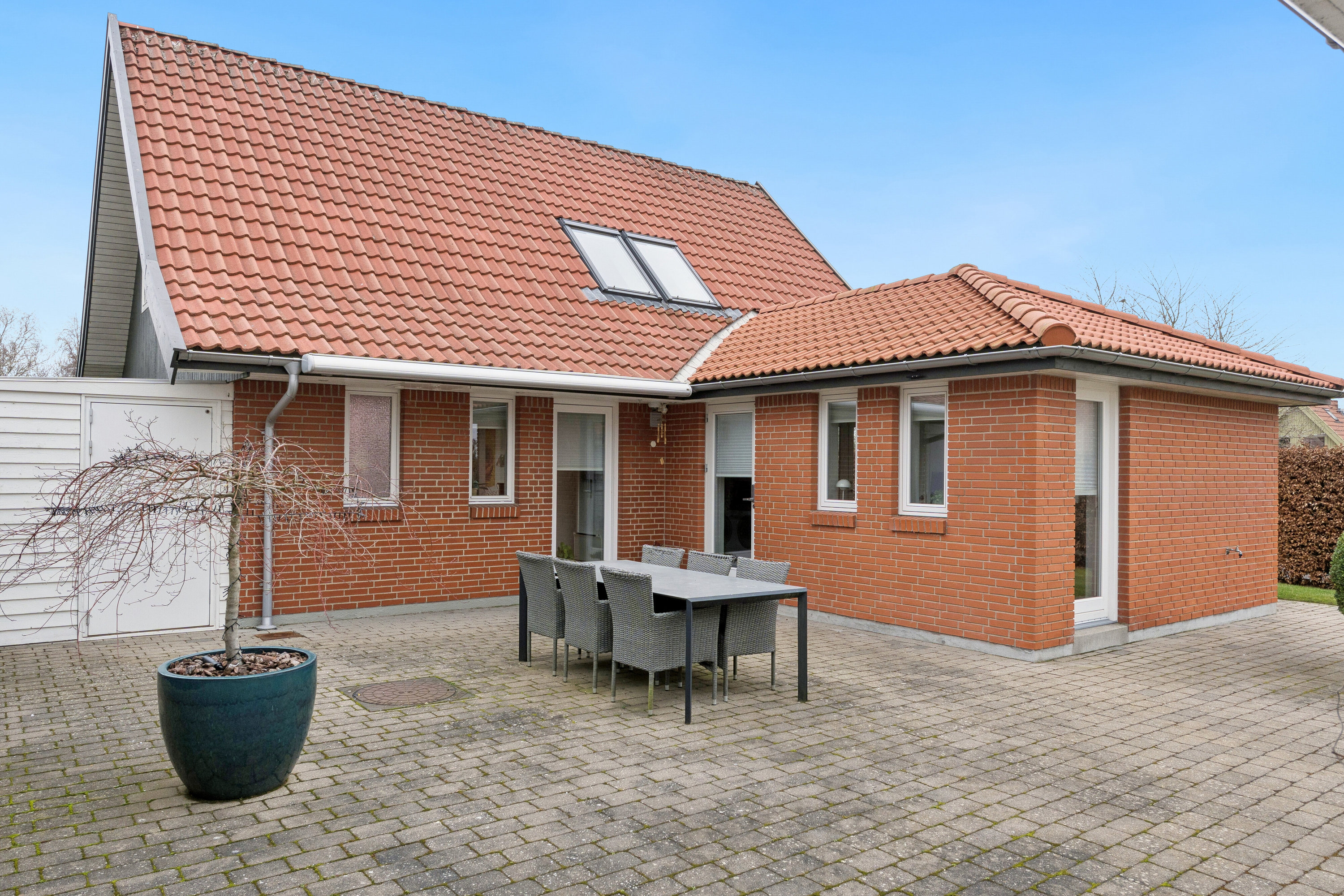 Fremhævet terrasse billede i fuldskærmstilstand. Billede af Lyndbyparken 12, Lyndby, 4070 Kirke Hyllinge