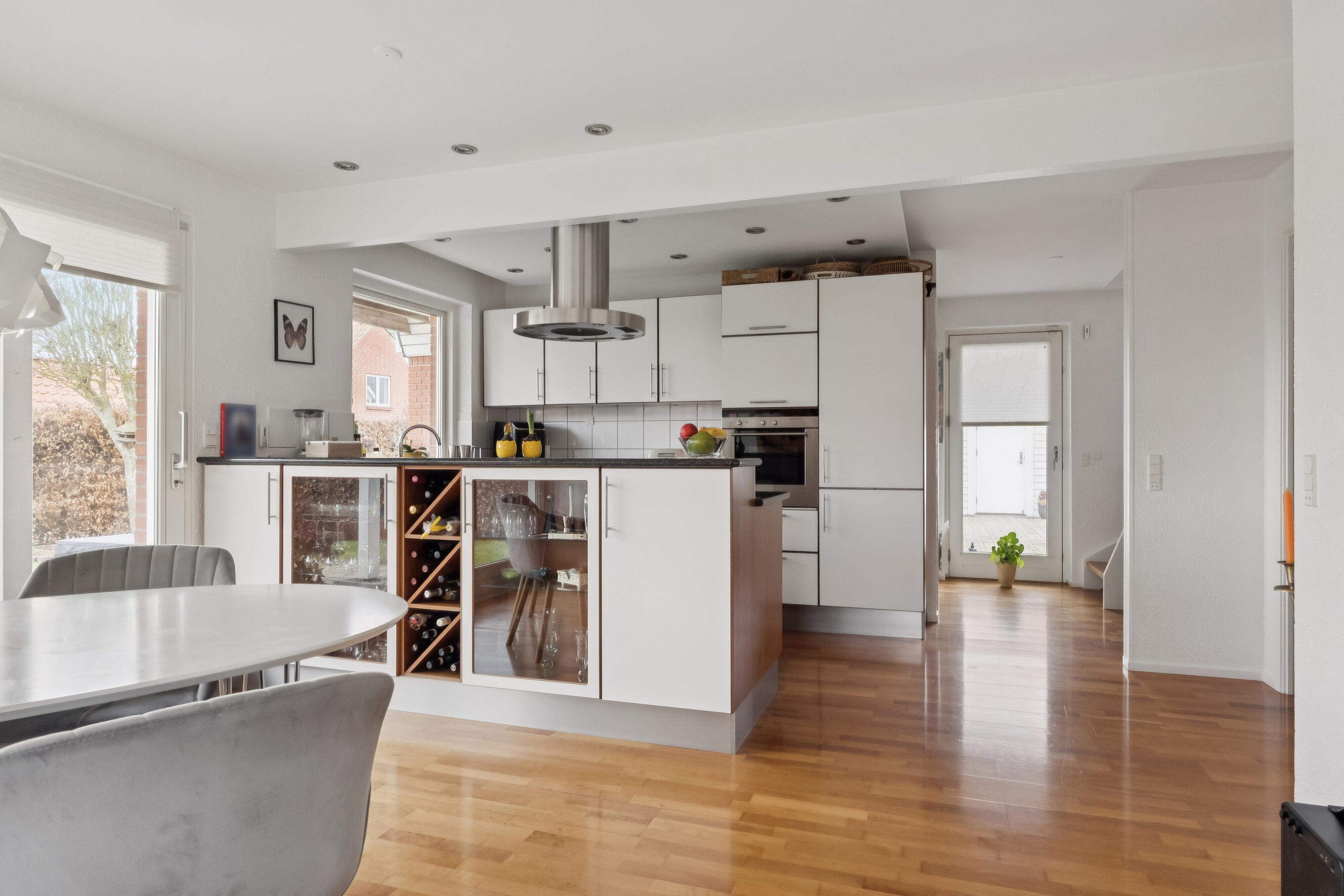 Fremhævet køkken billede i fuldskærmstilstand. Billede af Lyndbyparken 12, Lyndby, 4070 Kirke Hyllinge