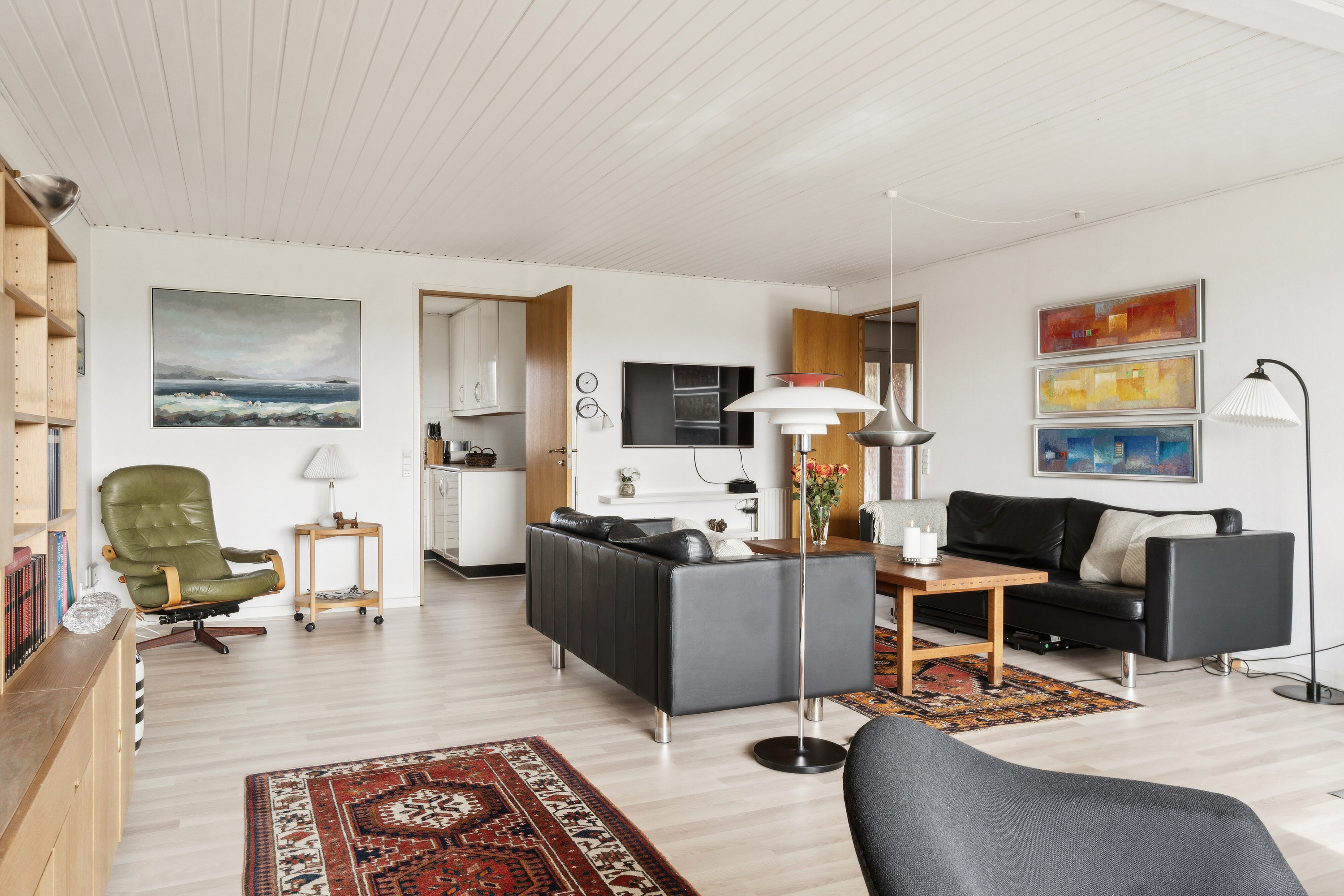 Fremhævet stue billede i fuldskærmstilstand. Billede af Kløvervej 32, 4270 Høng