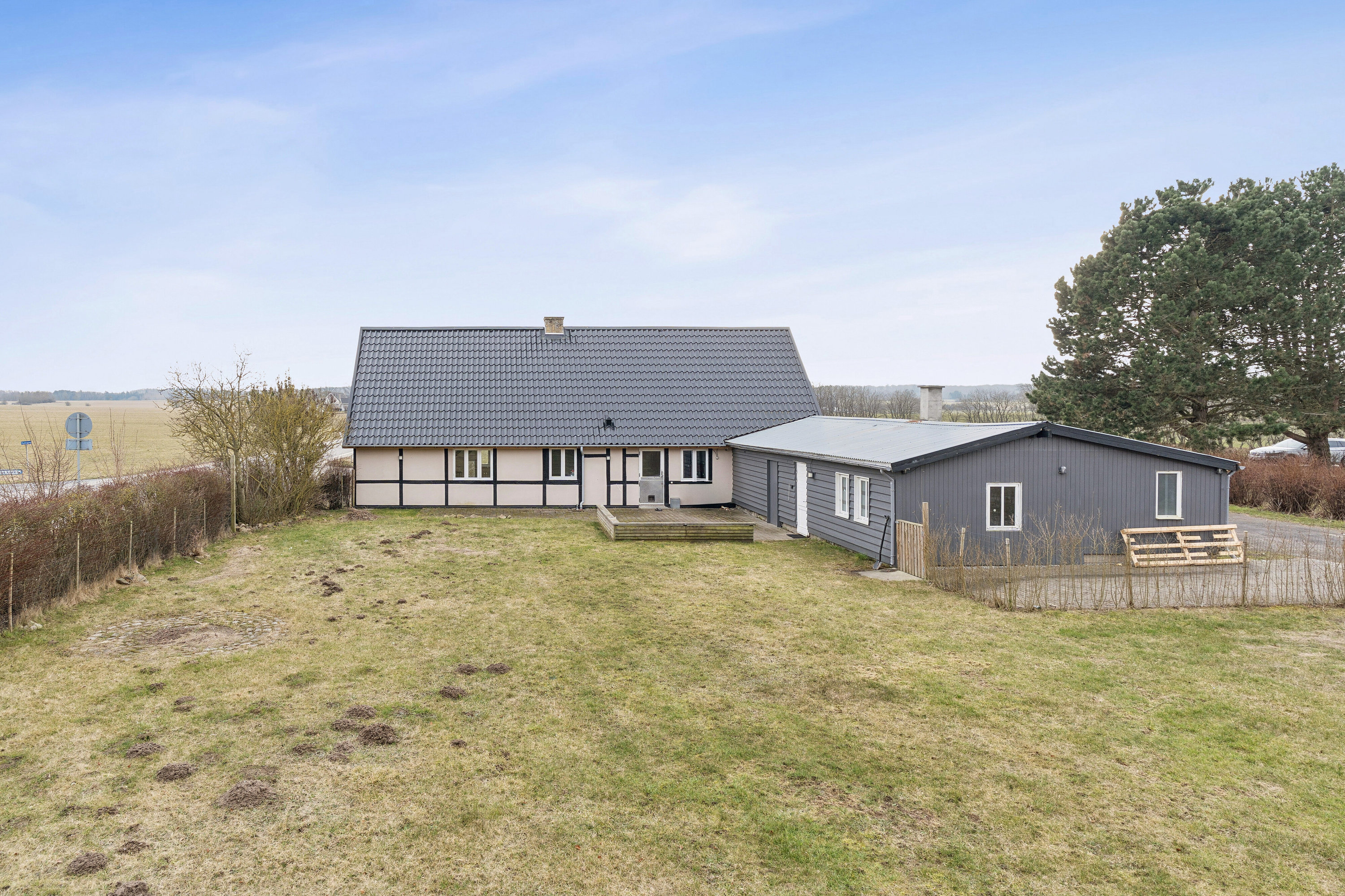 Fremhævet set fra haven billede i fuldskærmstilstand. Billede af Hastrupvej 16, 4720 Præstø