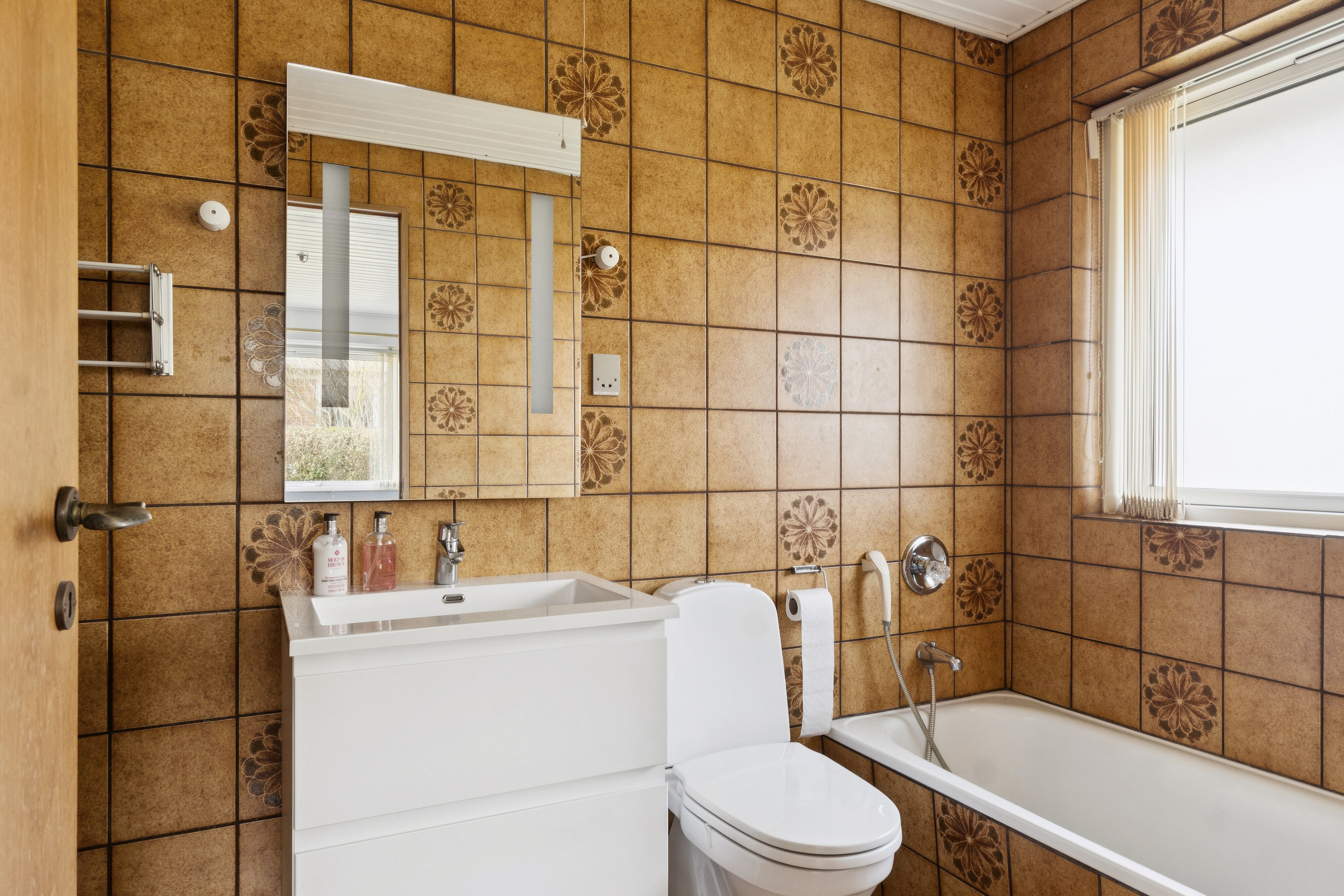 Fremhævet badeværelse billede i fuldskærmstilstand. Billede af Kløvervej 32, 4270 Høng