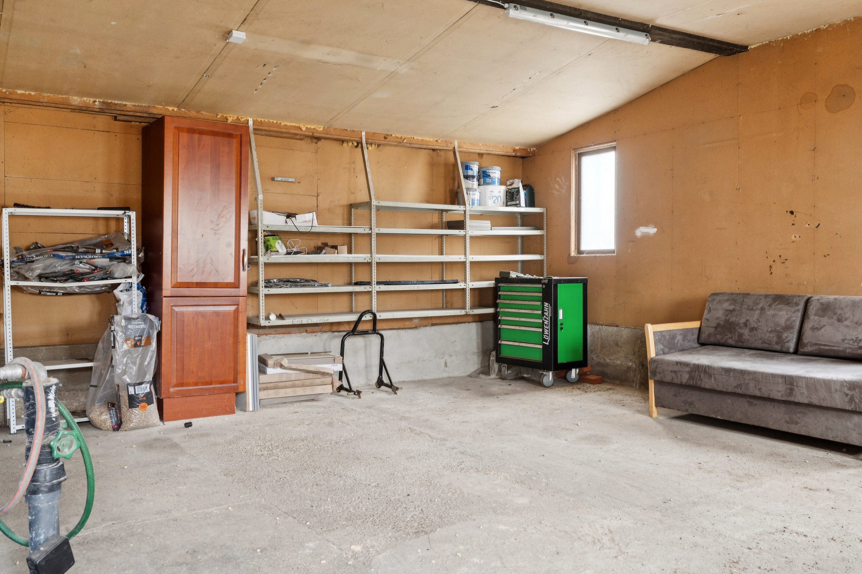 Fremhævet garage billede i fuldskærmstilstand. Billede af Hastrupvej 16, 4720 Præstø