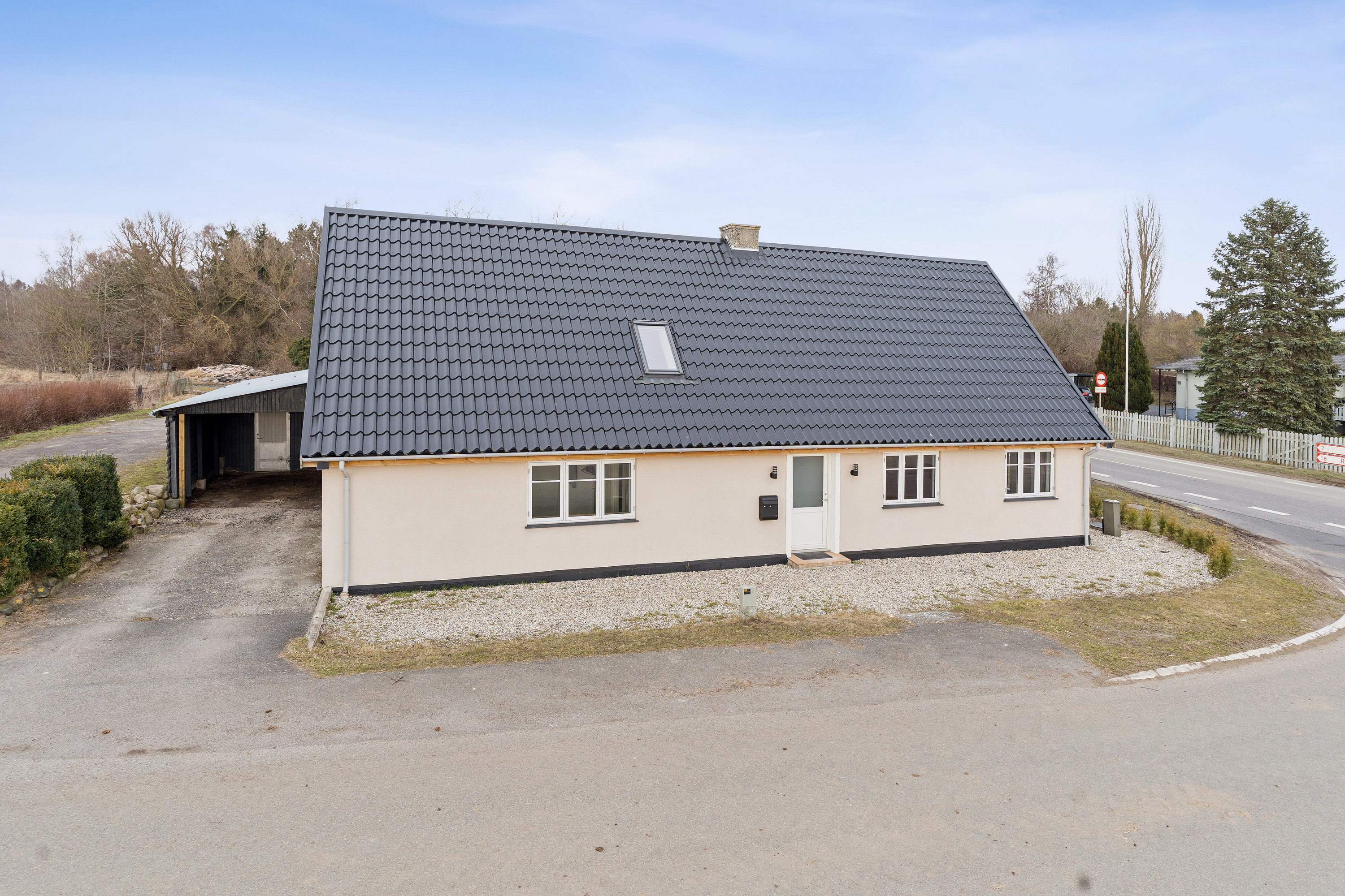 Fremhævet set fra vejen billede i fuldskærmstilstand. Billede af Hastrupvej 16, 4720 Præstø