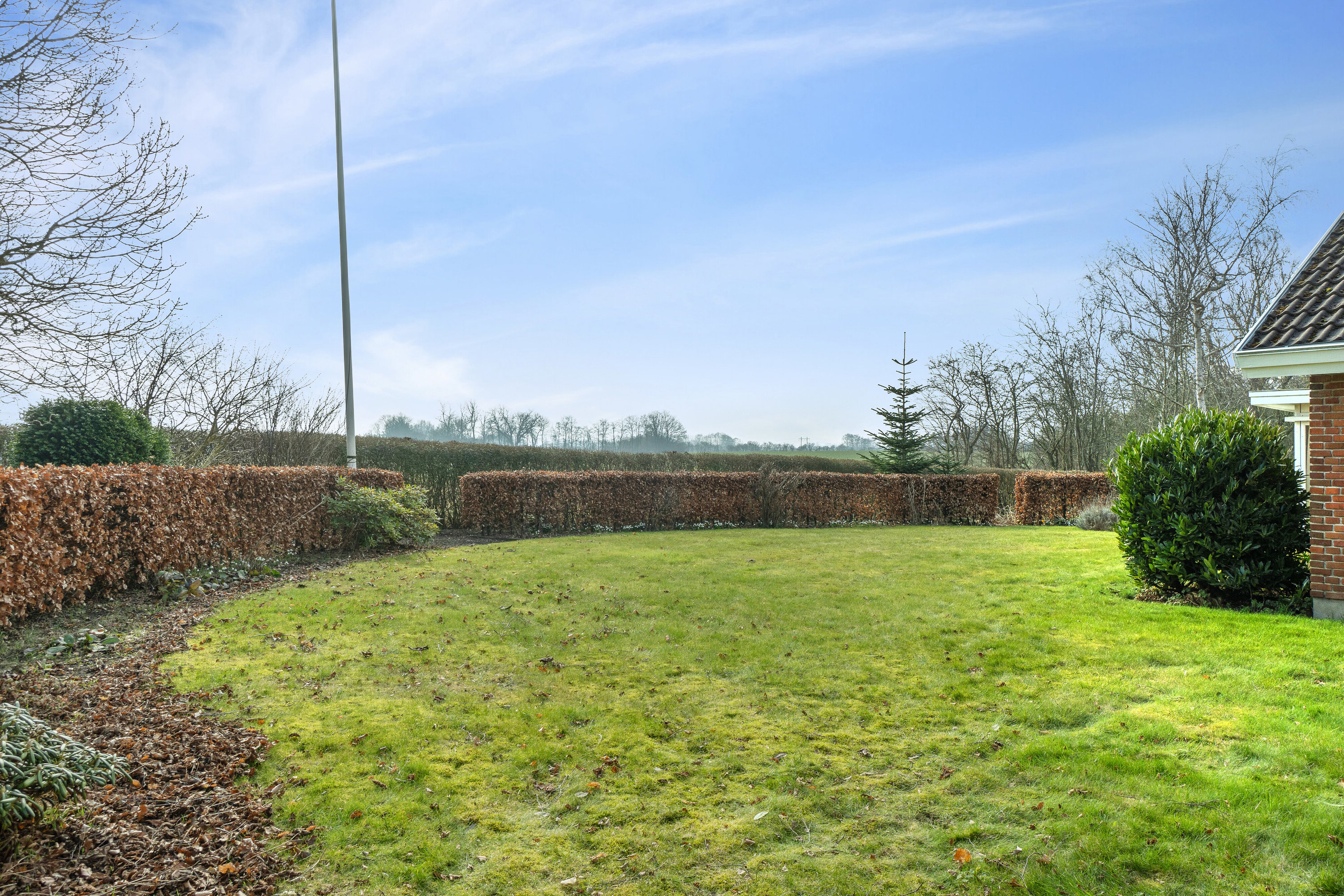 Fremhævet udendørs billede i fuldskærmstilstand. Billede af Kløvervej 32, 4270 Høng