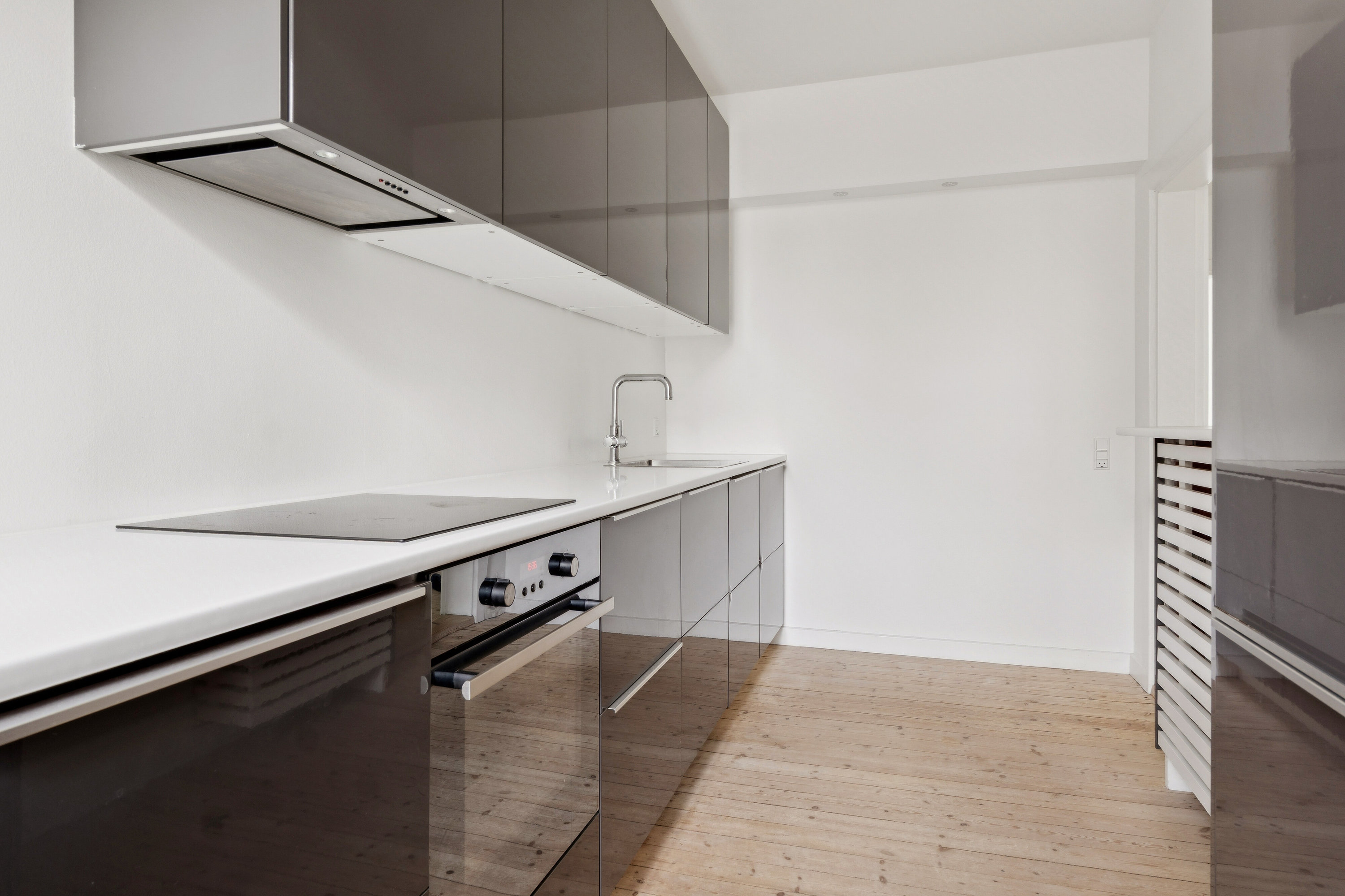 Fremhævet køkken billede i fuldskærmstilstand. Billede af Ulrikkenborg Plads 10D, 2. th., 2800 Kongens Lyngby