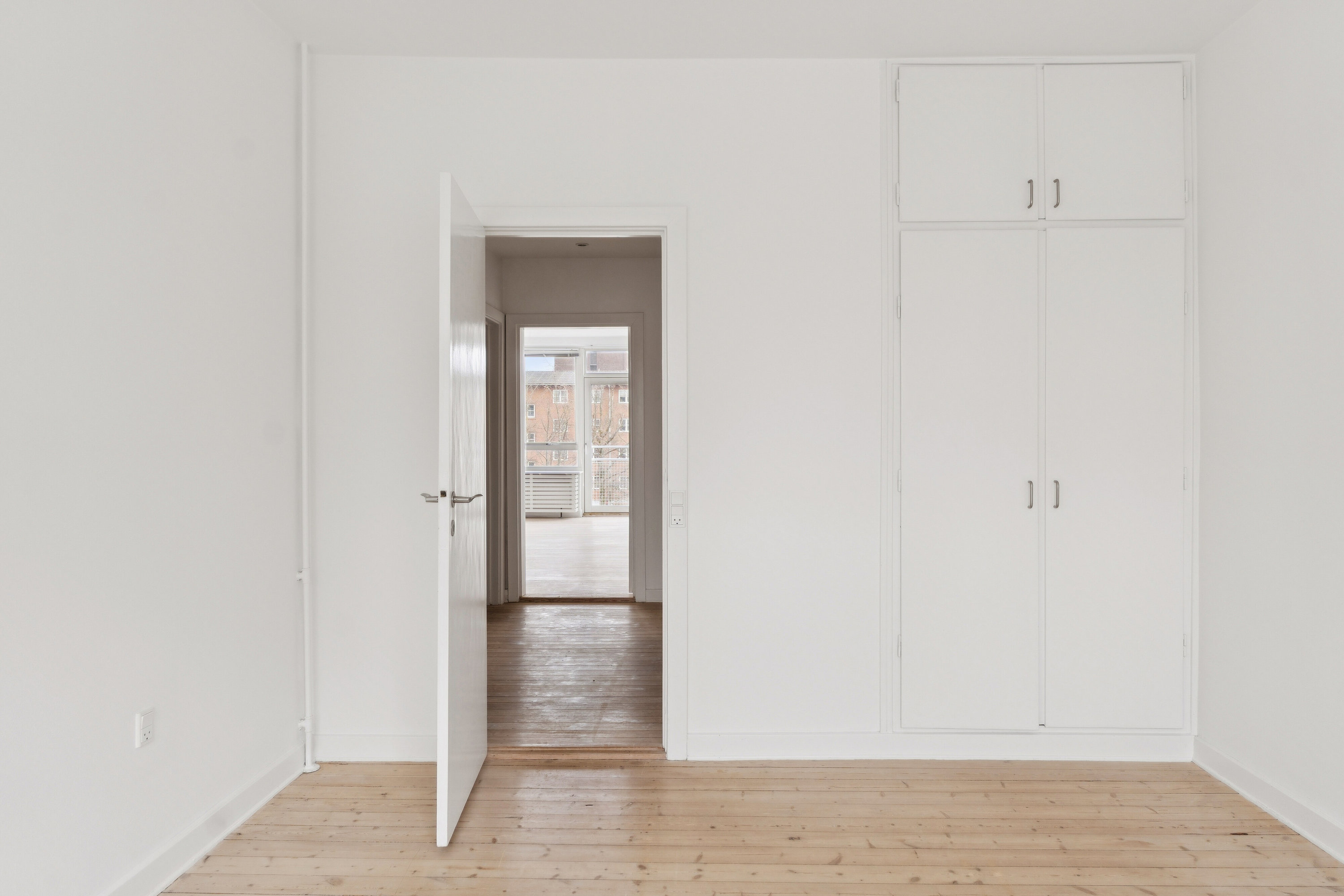 Fremhævet soveværelse billede i fuldskærmstilstand. Billede af Ulrikkenborg Plads 10D, 2. th., 2800 Kongens Lyngby