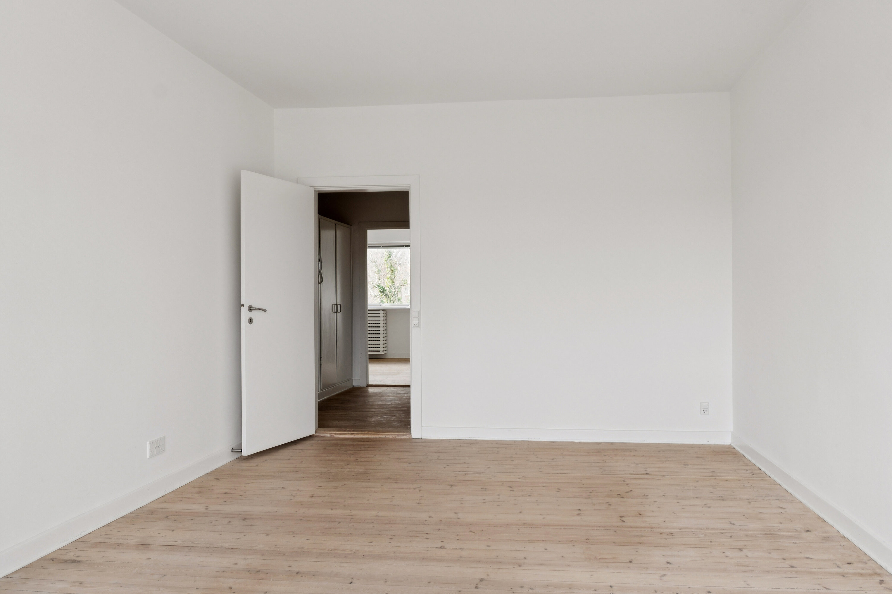 Fremhævet soveværelse billede i fuldskærmstilstand. Billede af Ulrikkenborg Plads 10D, 2. th., 2800 Kongens Lyngby