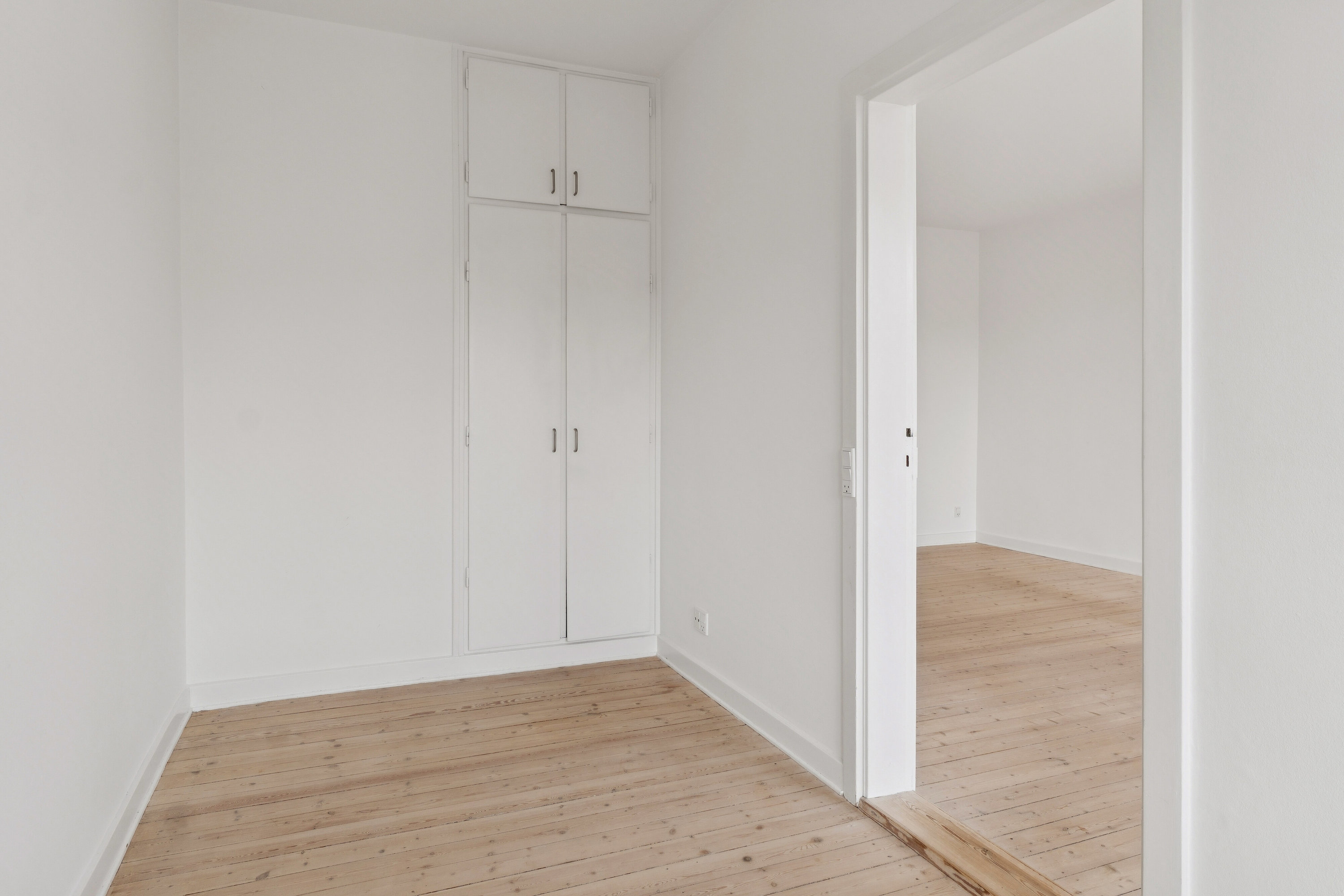 Fremhævet soveværelse billede i fuldskærmstilstand. Billede af Ulrikkenborg Plads 10D, 2. th., 2800 Kongens Lyngby