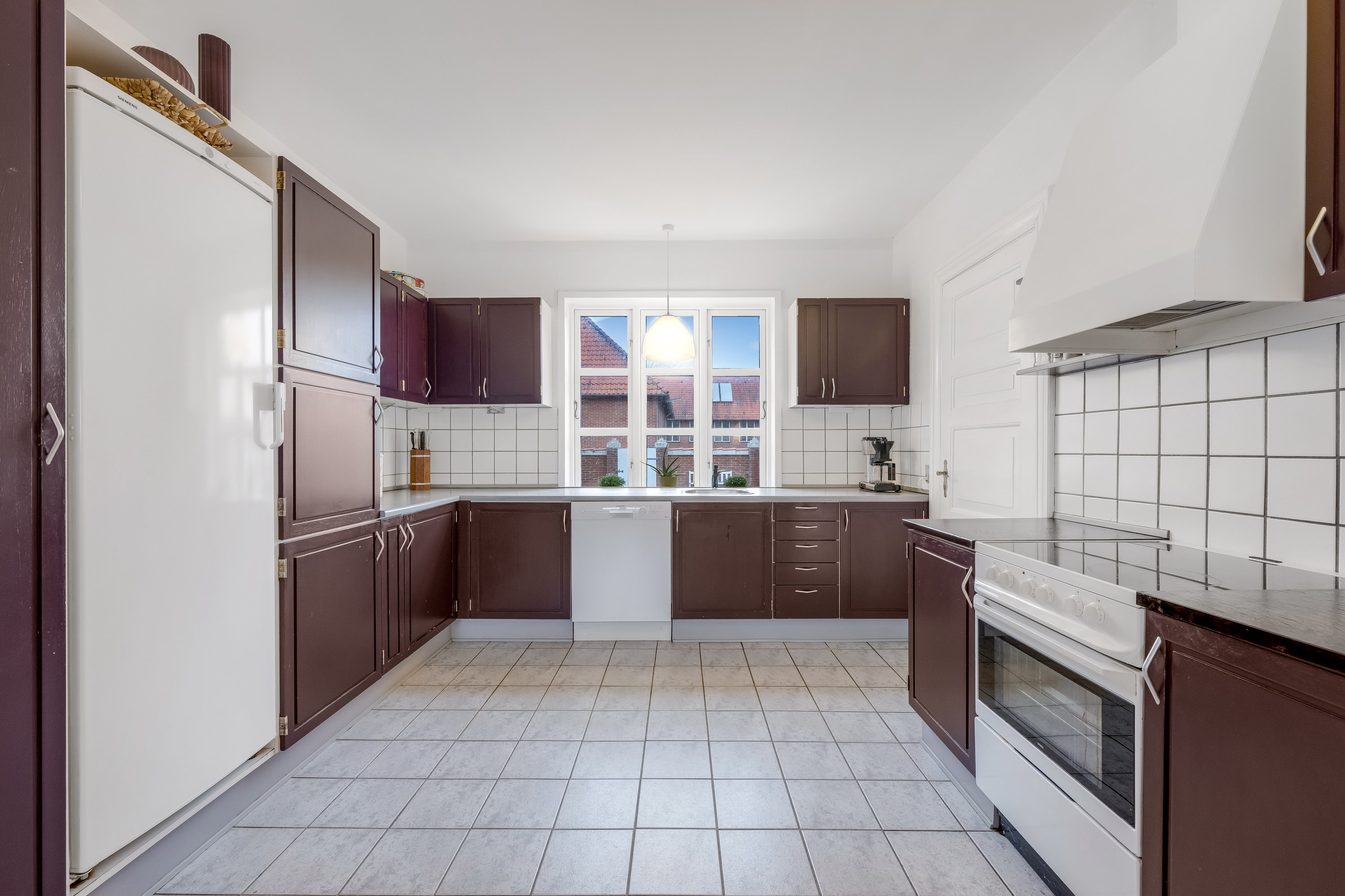 Fremhævet køkken billede i fuldskærmstilstand. Billede af Tim Kirkevej 28A, 6980 Tim