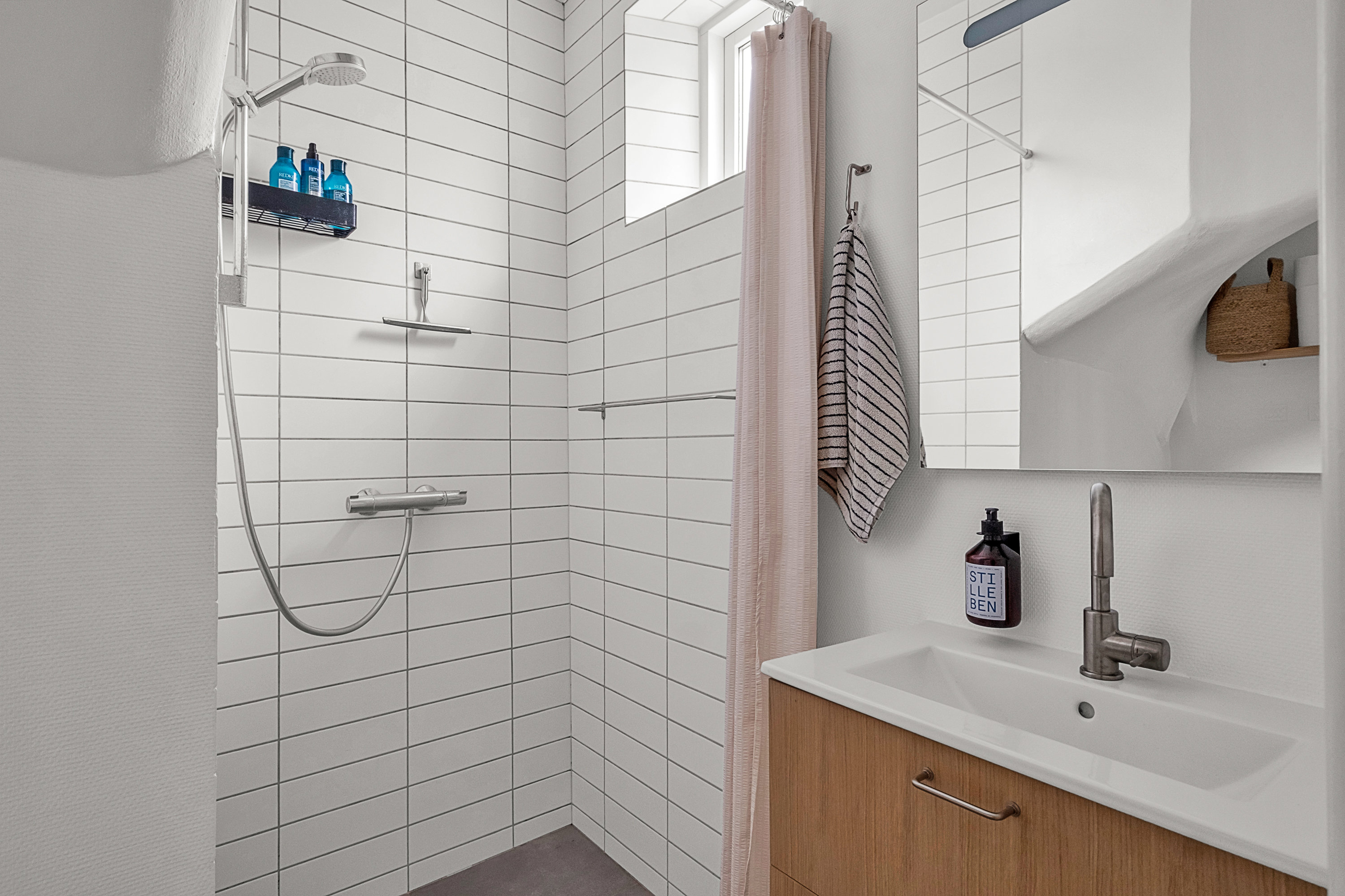 Fremhævet badeværelse billede i fuldskærmstilstand. Billede af Bülowsgade 22, st.., 8000 Aarhus C