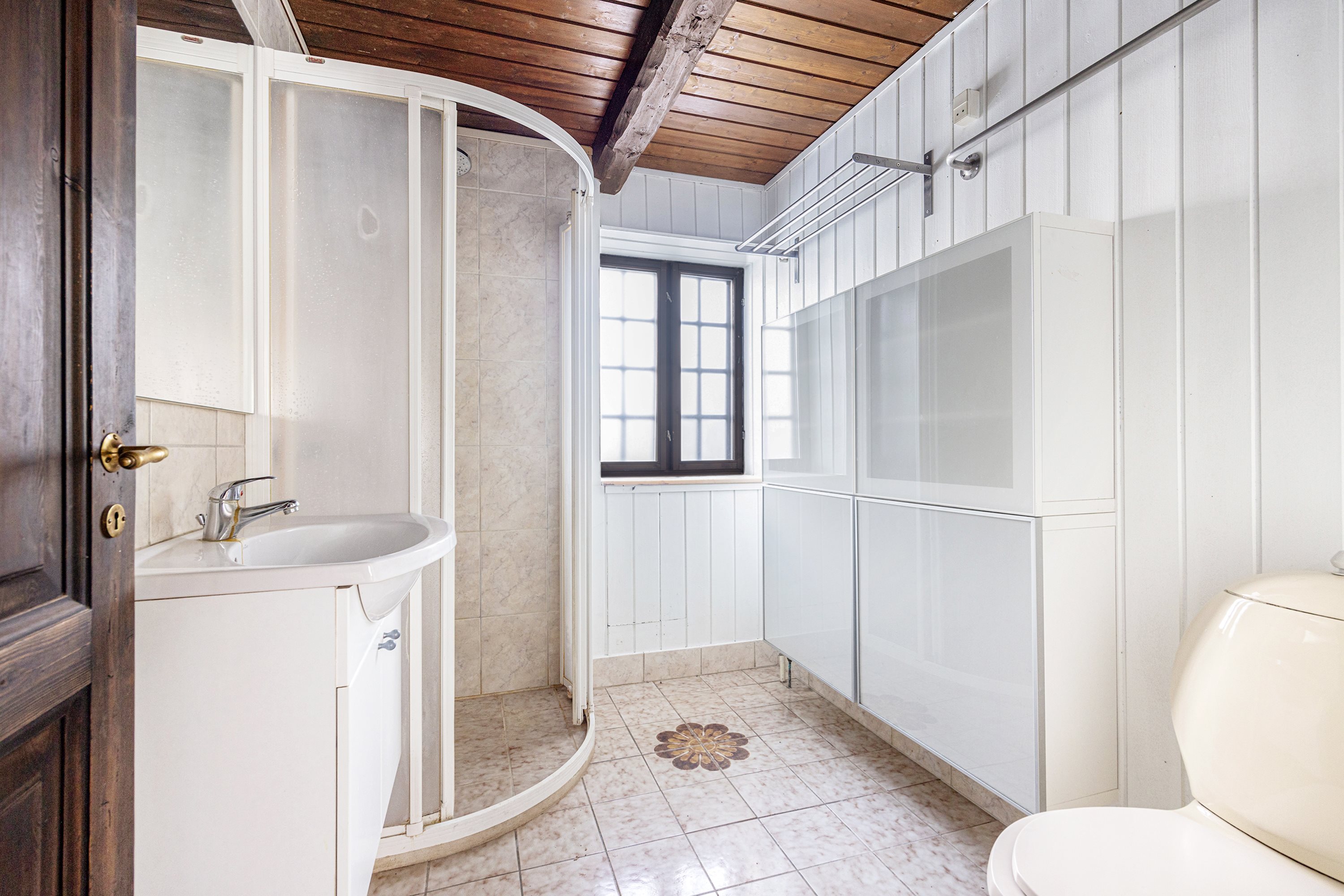 Fremhævet badeværelse billede i fuldskærmstilstand. Billede af Limfjordsgade 56, Gjøl, 9440 Aabybro