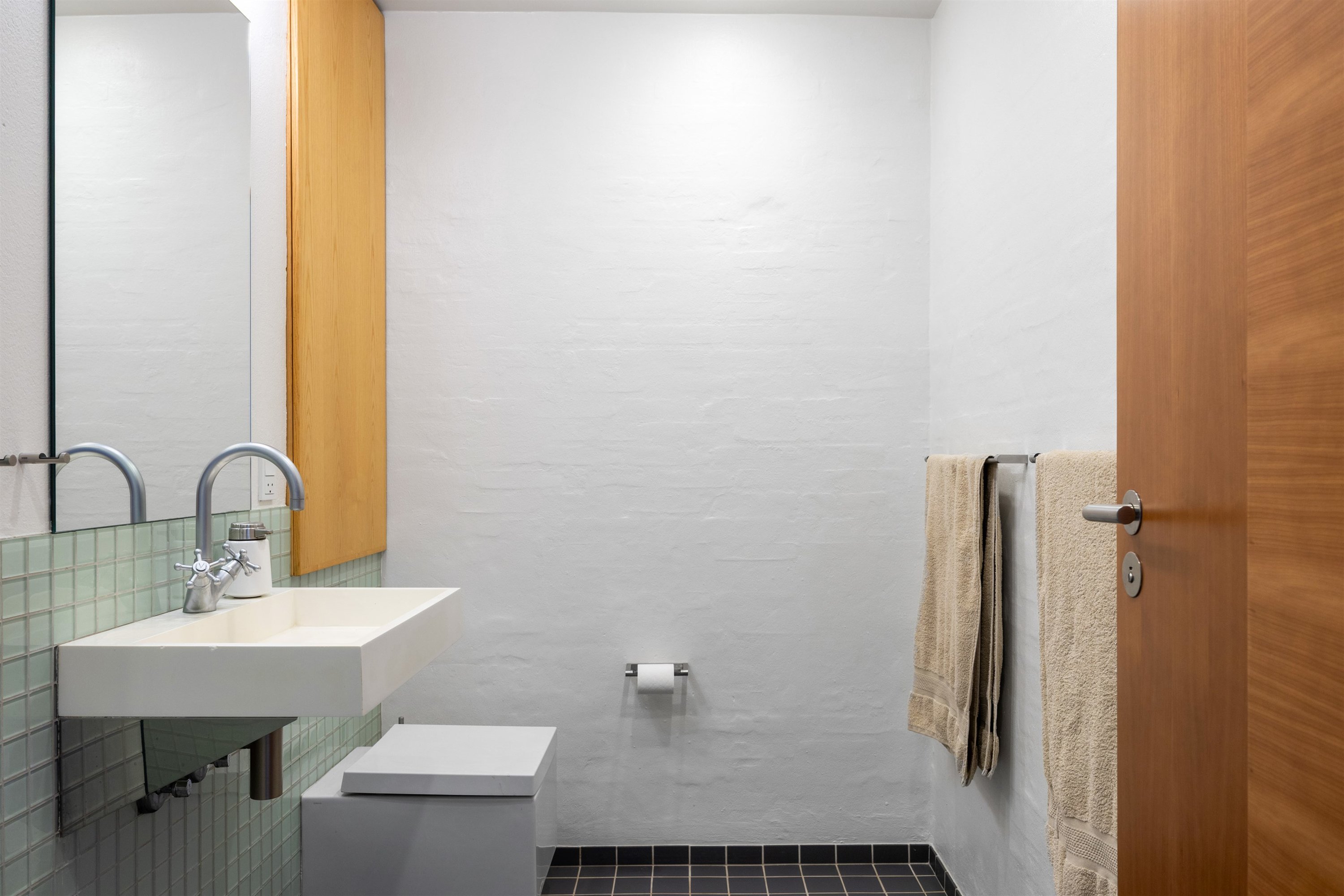 Fremhævet andet billede i fuldskærmstilstand. Billede af Ermelundsvej 112B, 2820 Gentofte