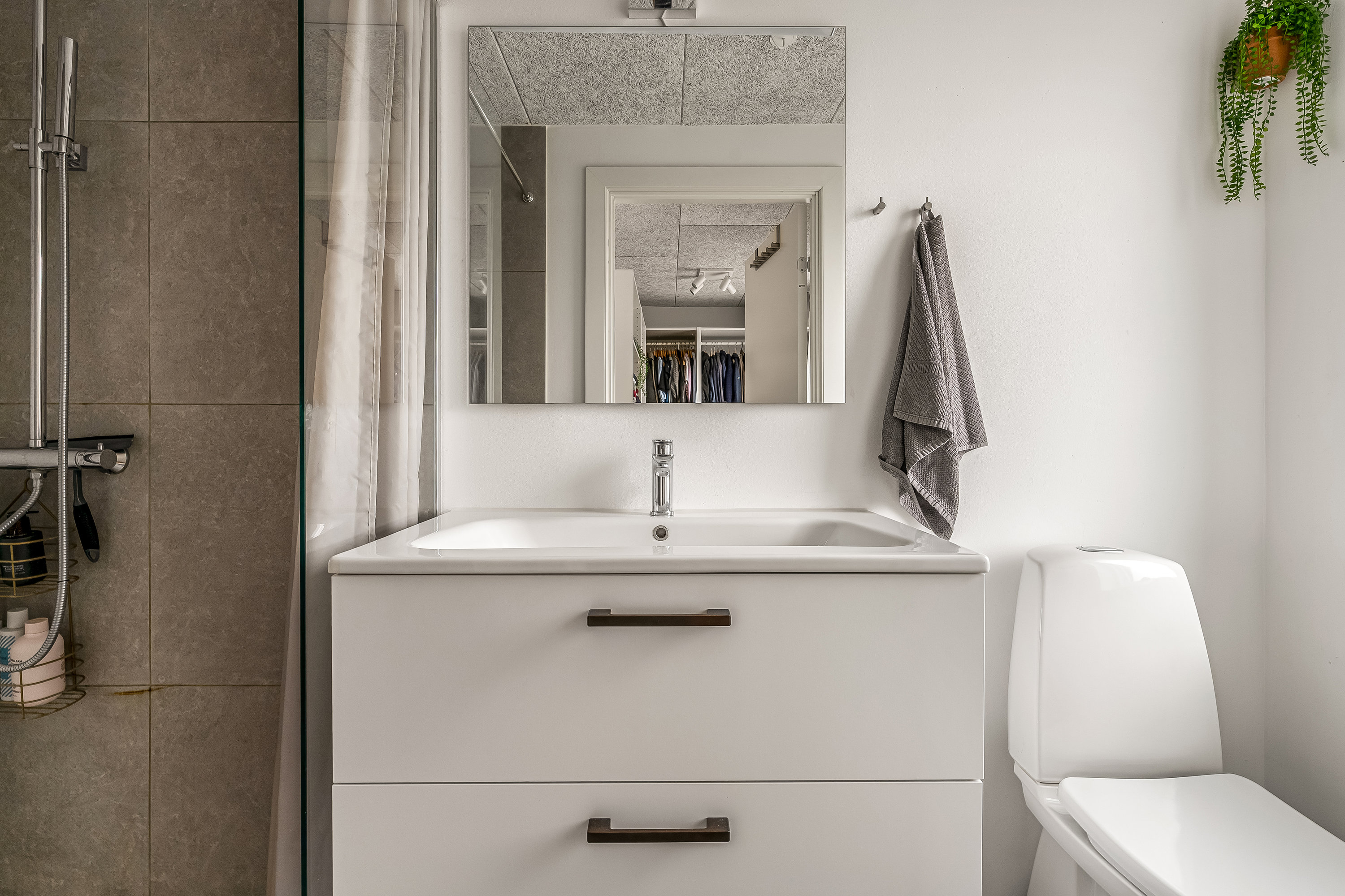 Fremhævet badeværelse billede i fuldskærmstilstand. Billede af Baunevej 6, Tjørring, 7400 Herning