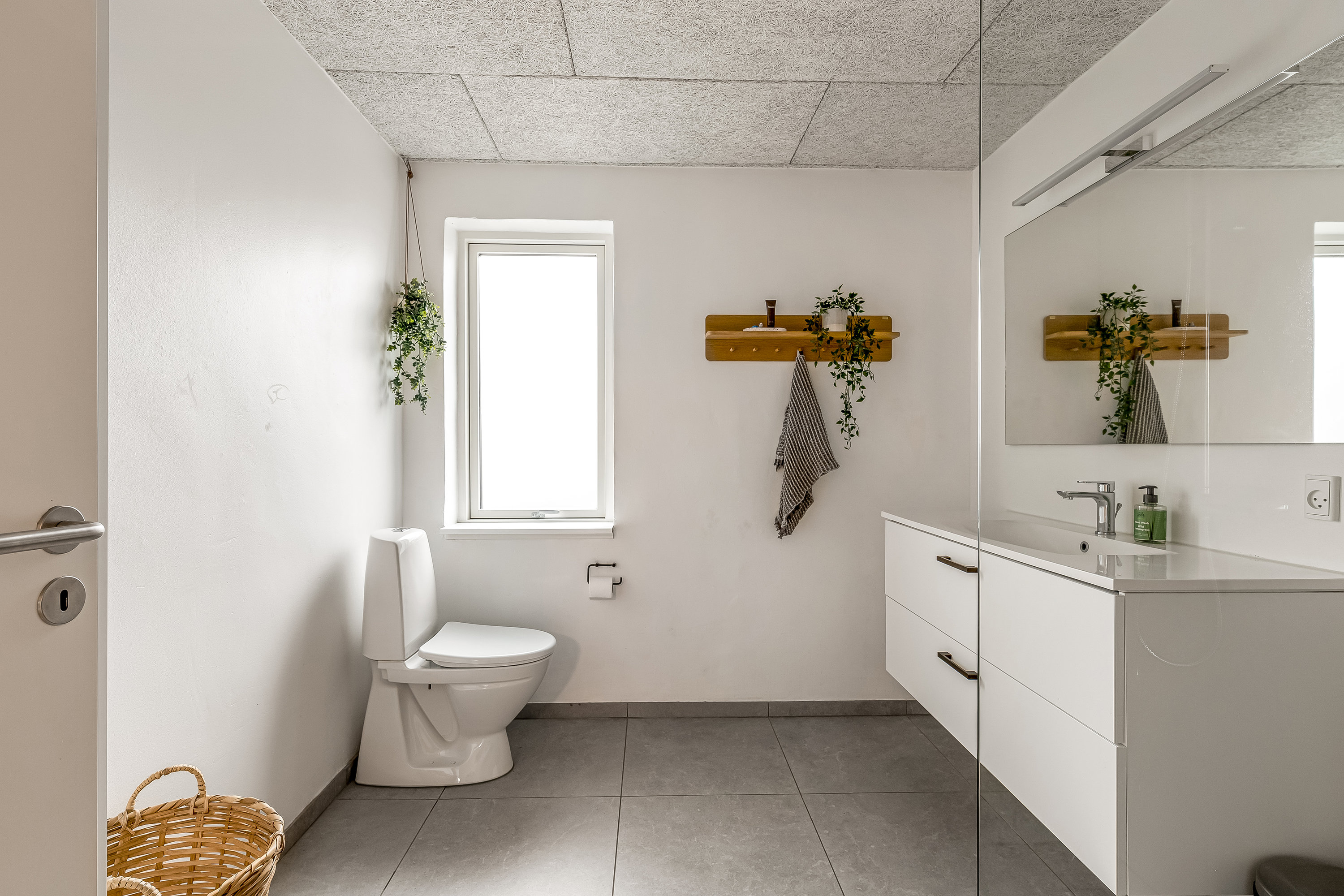 Fremhævet badeværelse billede i fuldskærmstilstand. Billede af Baunevej 6, Tjørring, 7400 Herning