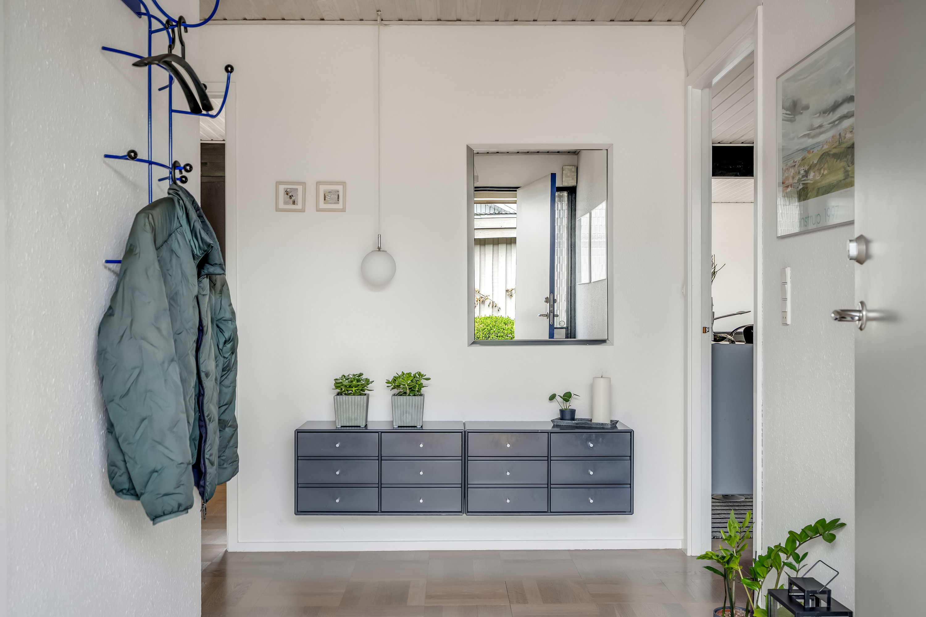 Fremhævet gang billede i fuldskærmstilstand. Billede af Kingosvej 21, 3400 Hillerød