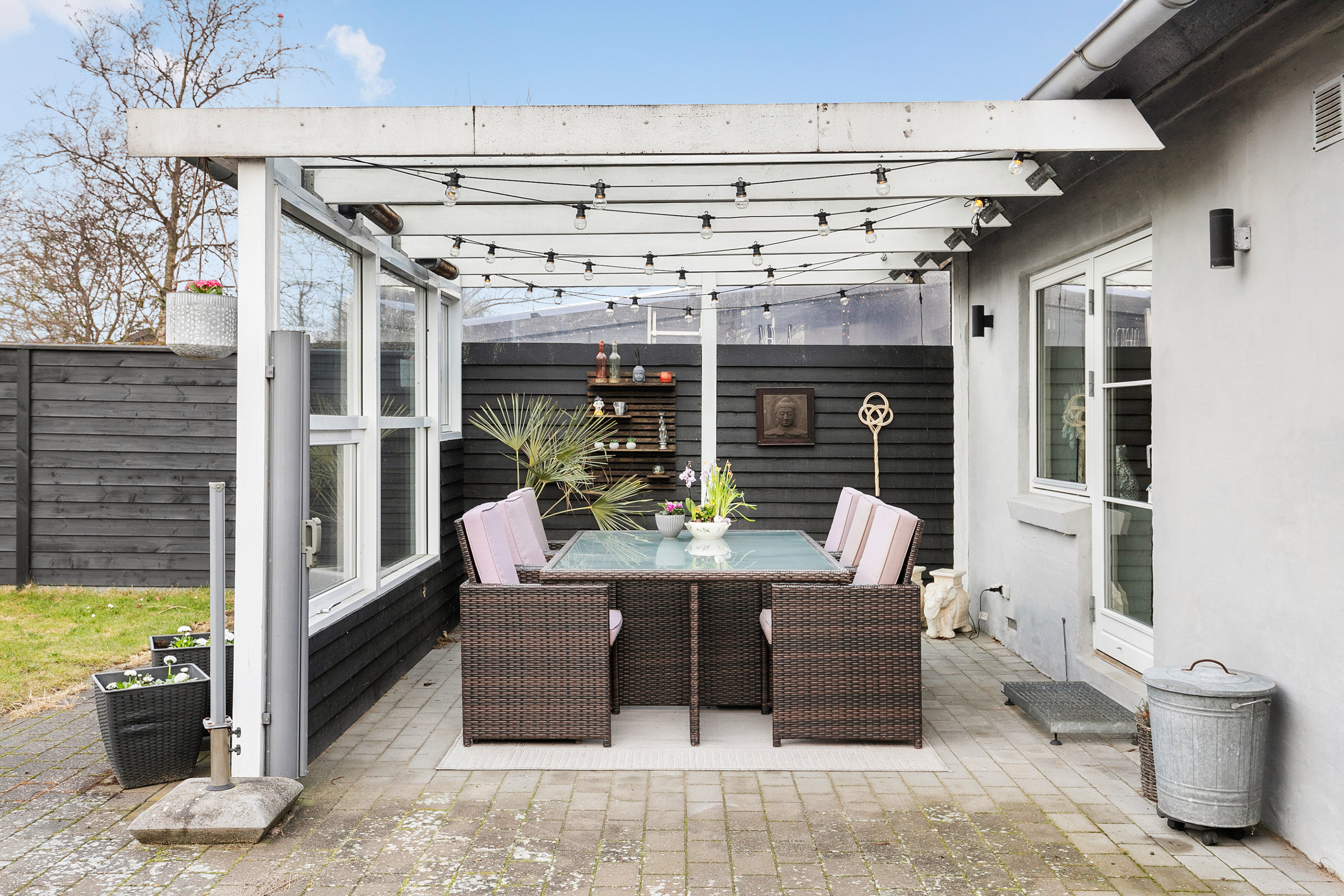 Fremhævet overdækket terrasse billede i fuldskærmstilstand. Billede af Frilandsvej 86, 9800 Hjørring