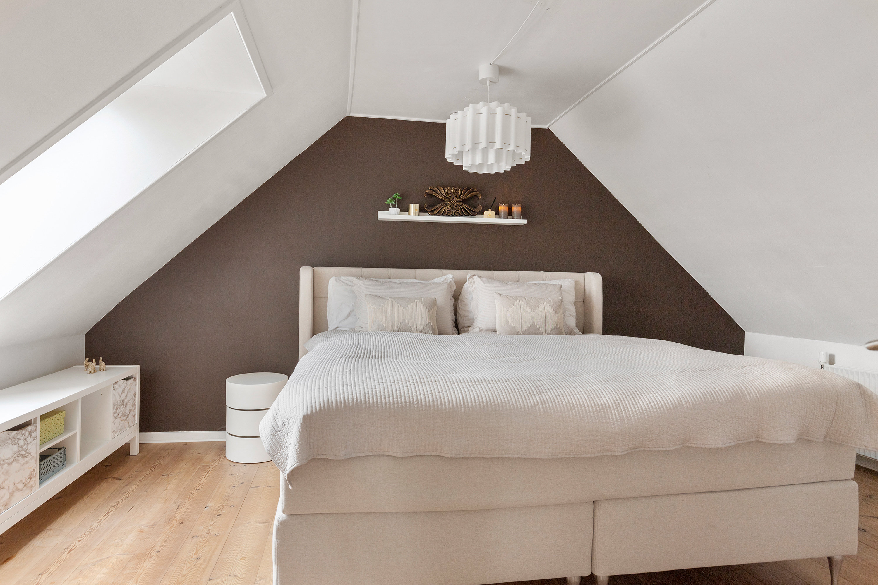 Fremhævet soveværelse billede i fuldskærmstilstand. Billede af Frilandsvej 86, 9800 Hjørring