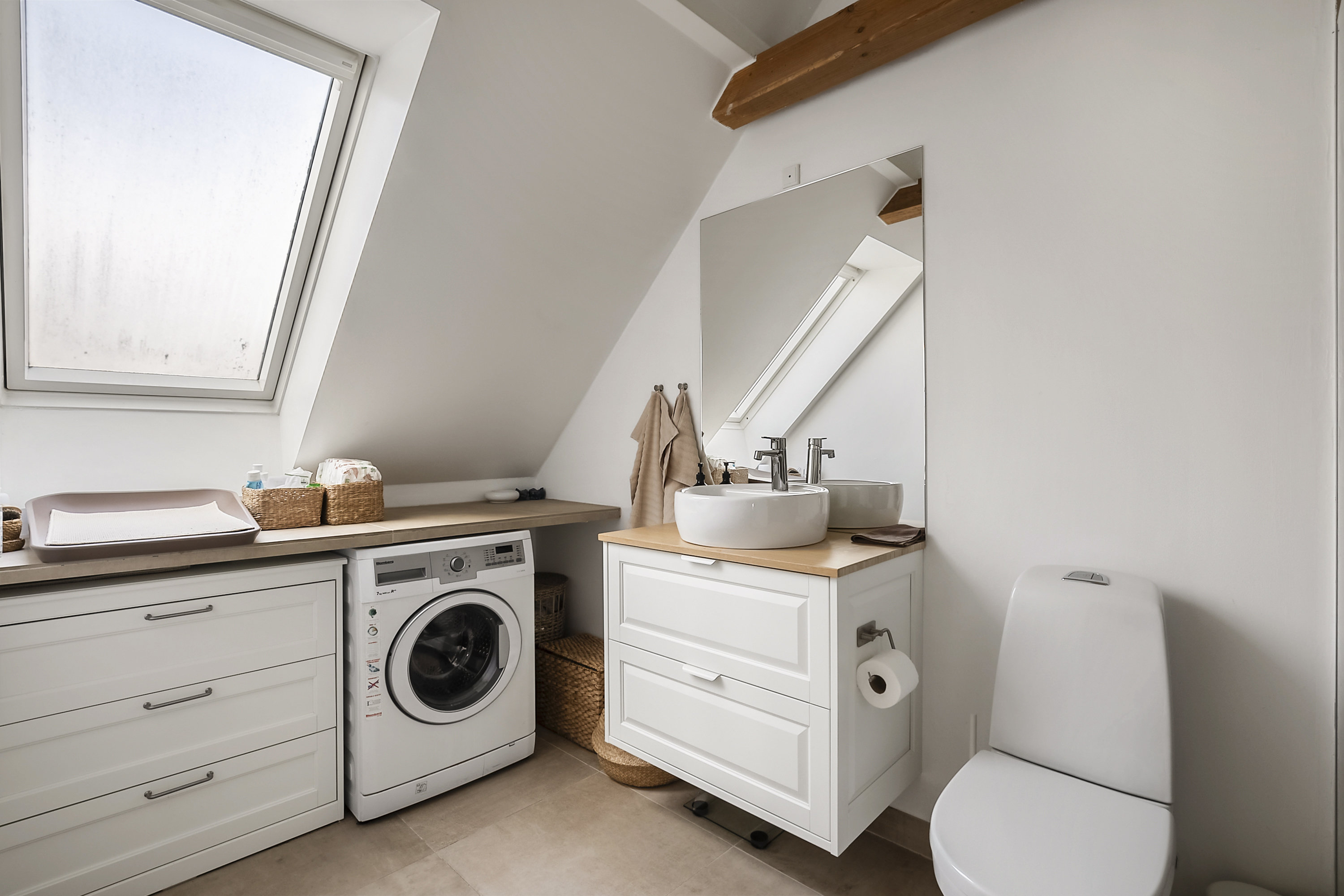 Fremhævet badeværelse billede i fuldskærmstilstand. Billede af Langegade 21, 5000 Odense C