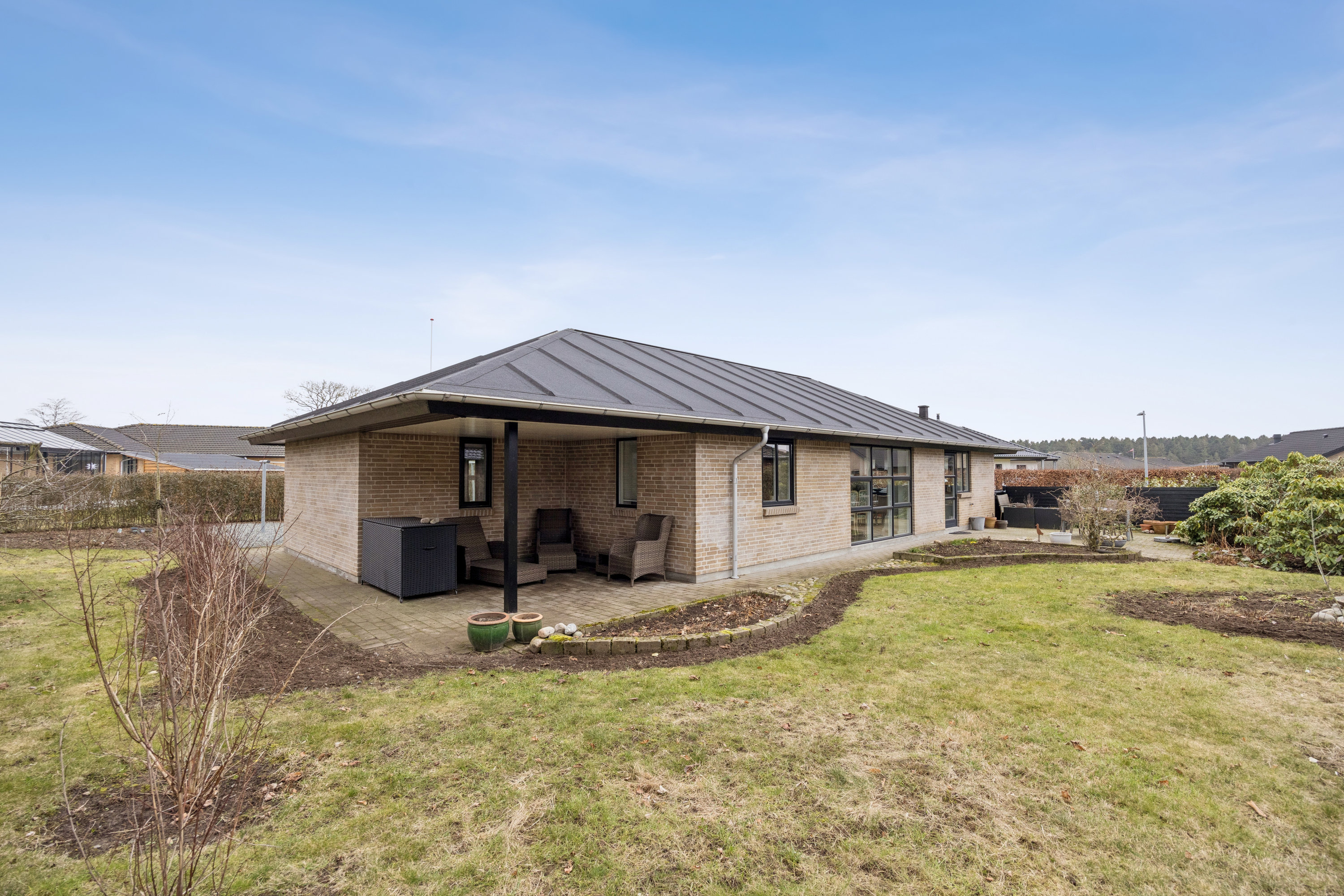 Fremhævet andet billede i fuldskærmstilstand. Billede af Tennisskoven 4, 9320 Hjallerup