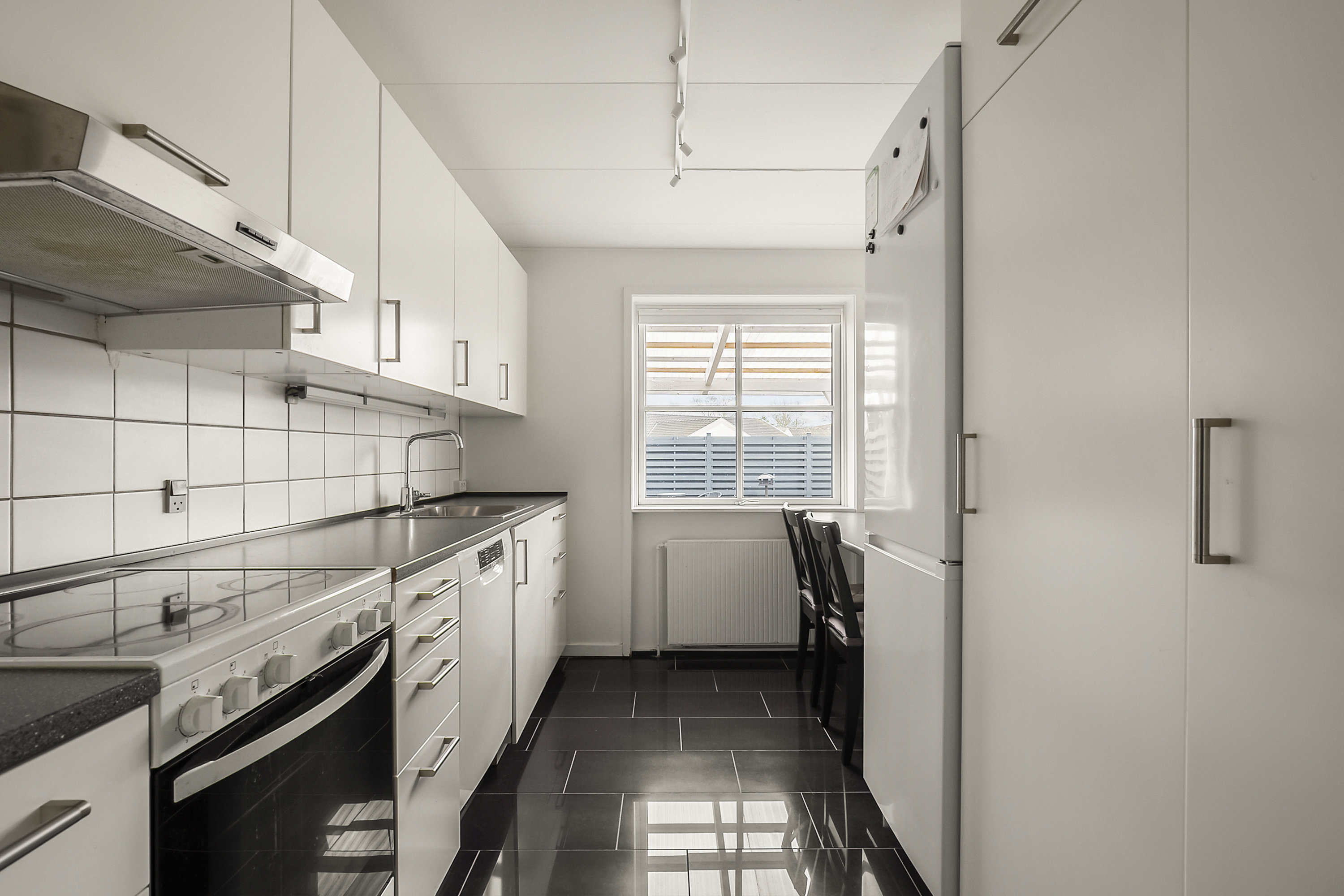 Fremhævet køkken billede i fuldskærmstilstand. Billede af Duedalen 56, 5240 Odense NØ