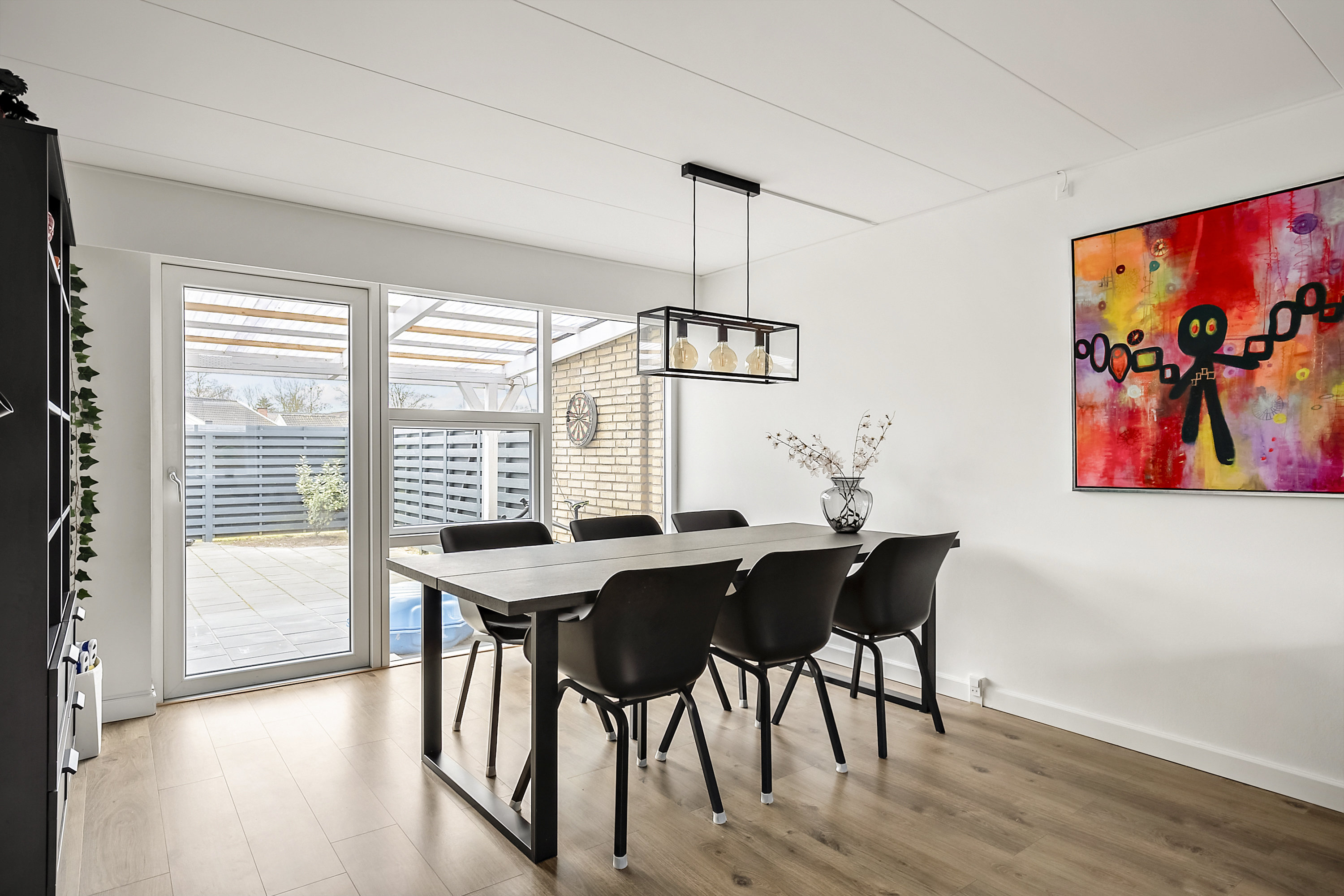 Fremhævet spisestue billede i fuldskærmstilstand. Billede af Duedalen 56, 5240 Odense NØ