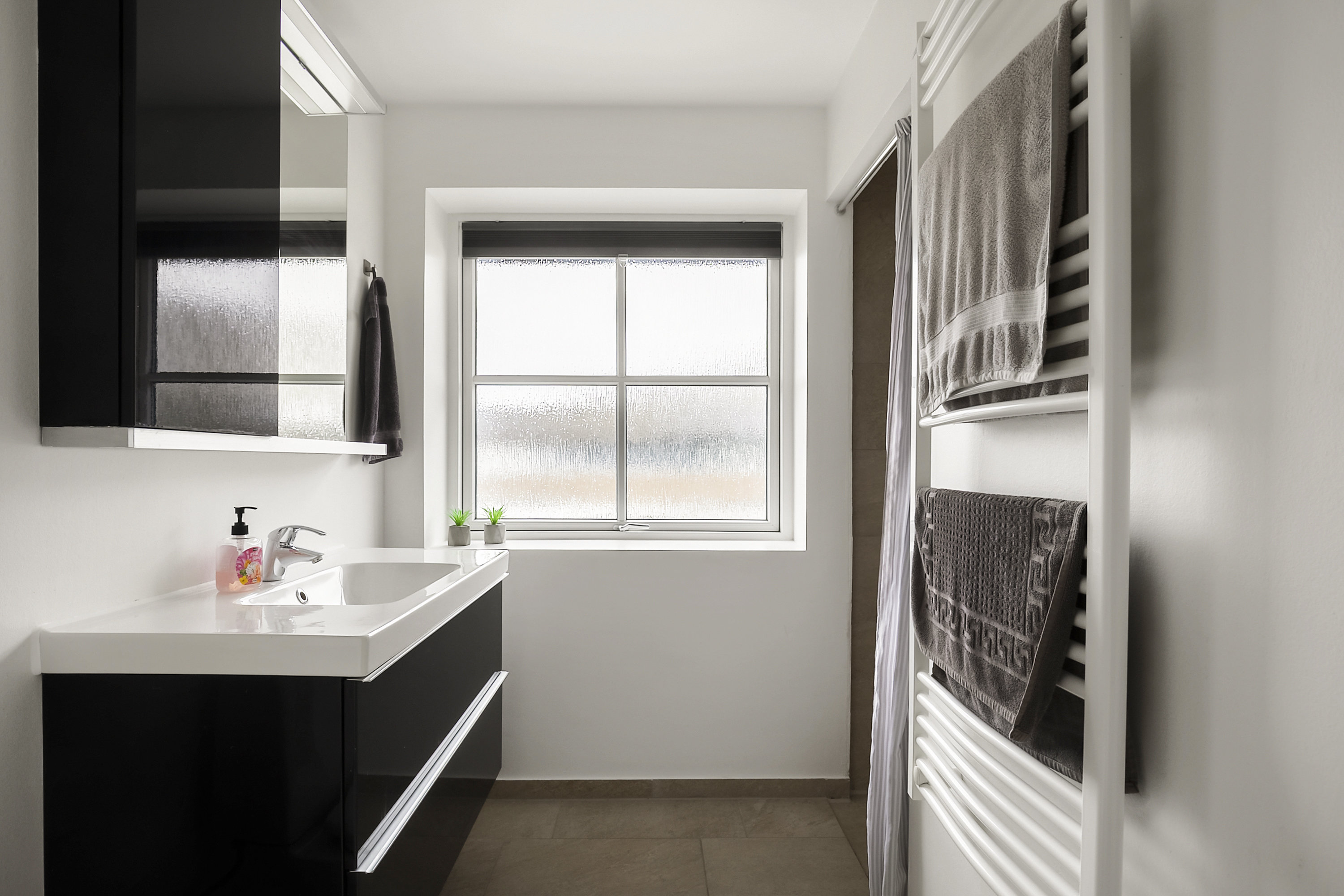 Fremhævet badeværelse billede i fuldskærmstilstand. Billede af Duedalen 56, 5240 Odense NØ