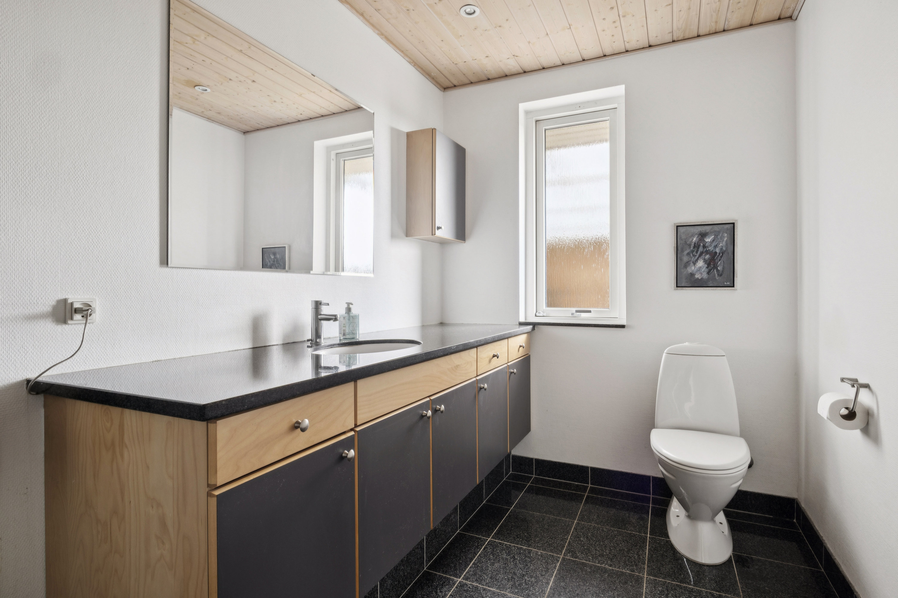 Fremhævet badeværelse billede i fuldskærmstilstand. Billede af Søagervej 16A, 2670 Greve