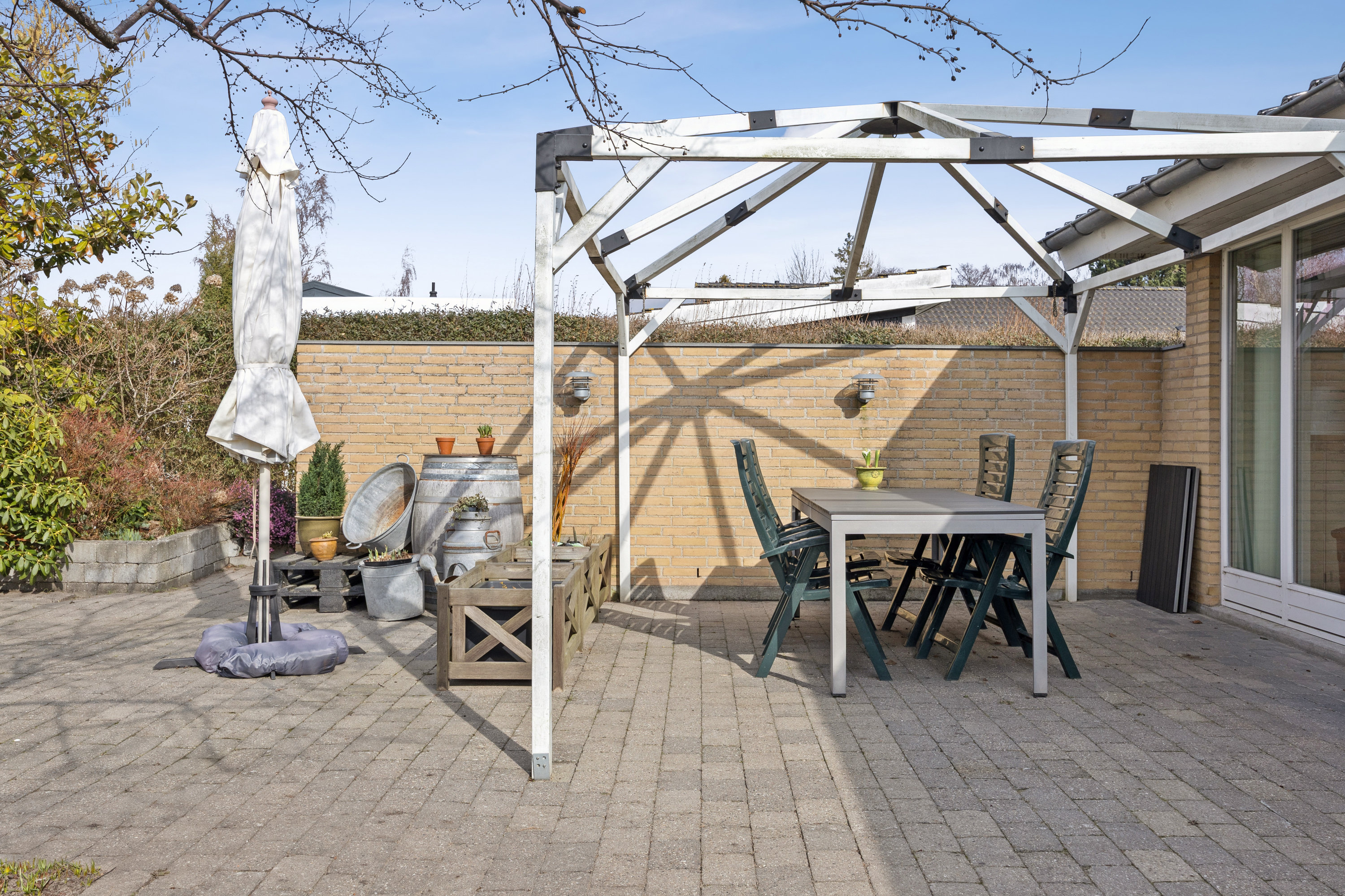 Fremhævet terrasse billede i fuldskærmstilstand. Billede af Søagervej 16A, 2670 Greve