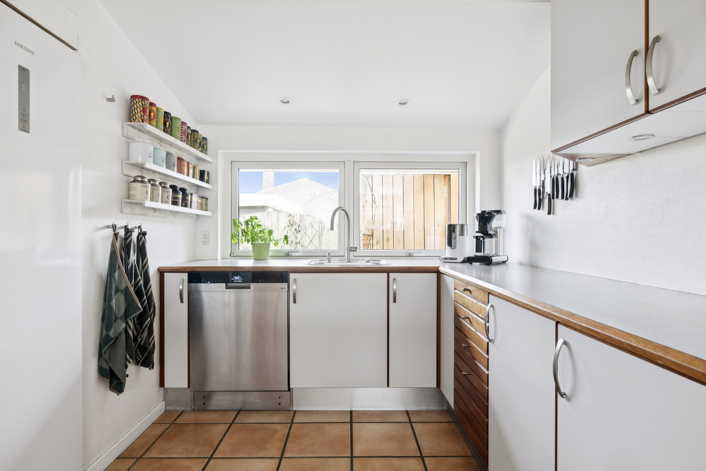 Fremhævet køkken billede i fuldskærmstilstand. Billede af Søagervej 16A, 2670 Greve