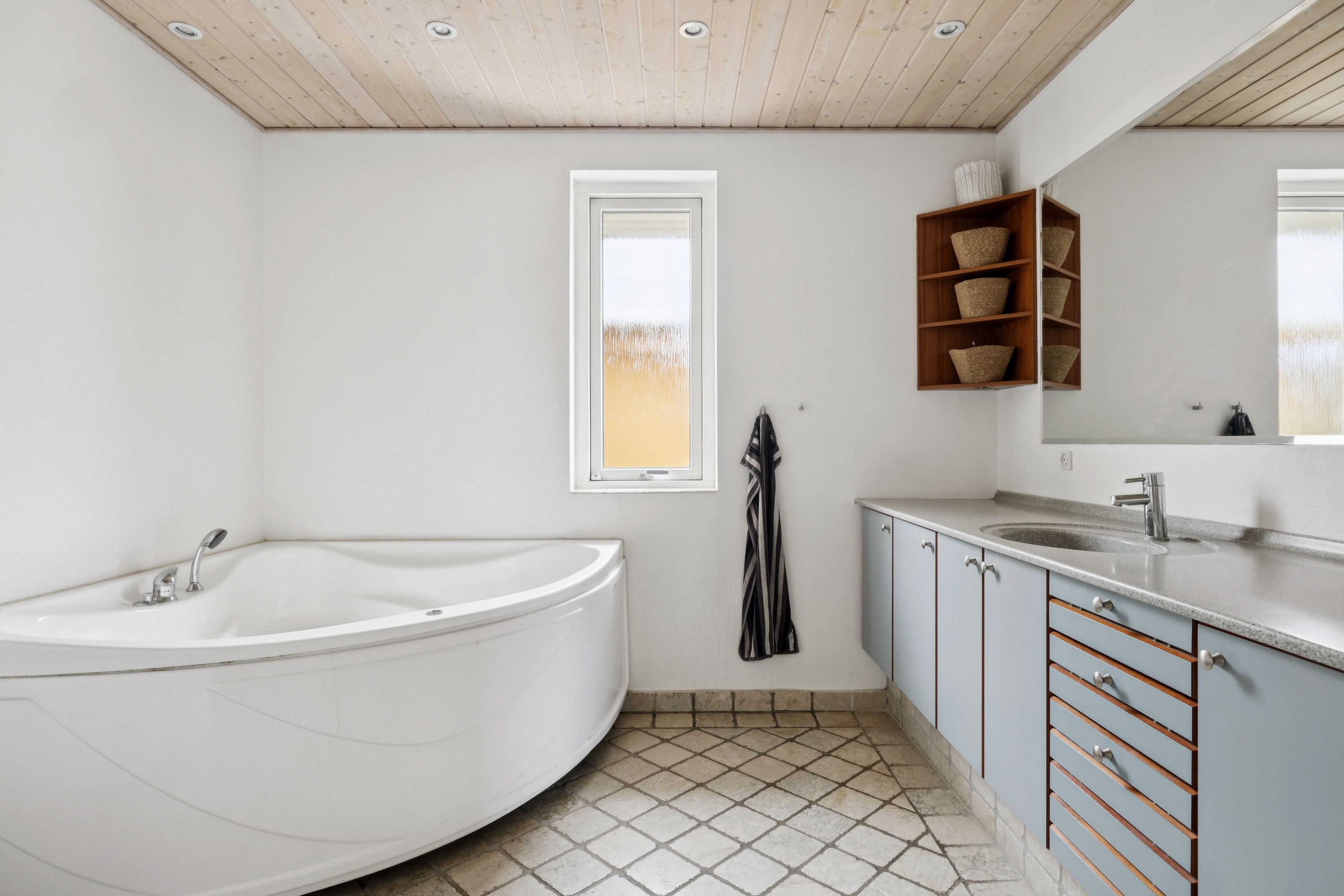 Fremhævet badeværelse billede i fuldskærmstilstand. Billede af Søagervej 16A, 2670 Greve