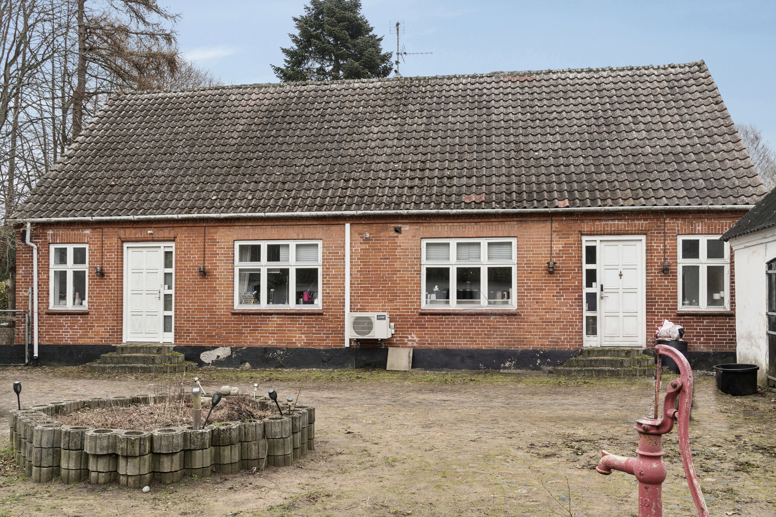 Fremhævet set fra vejen billede i fuldskærmstilstand. Billede af Smidsholmvej 10, Hønsinge L, 4560 Vig