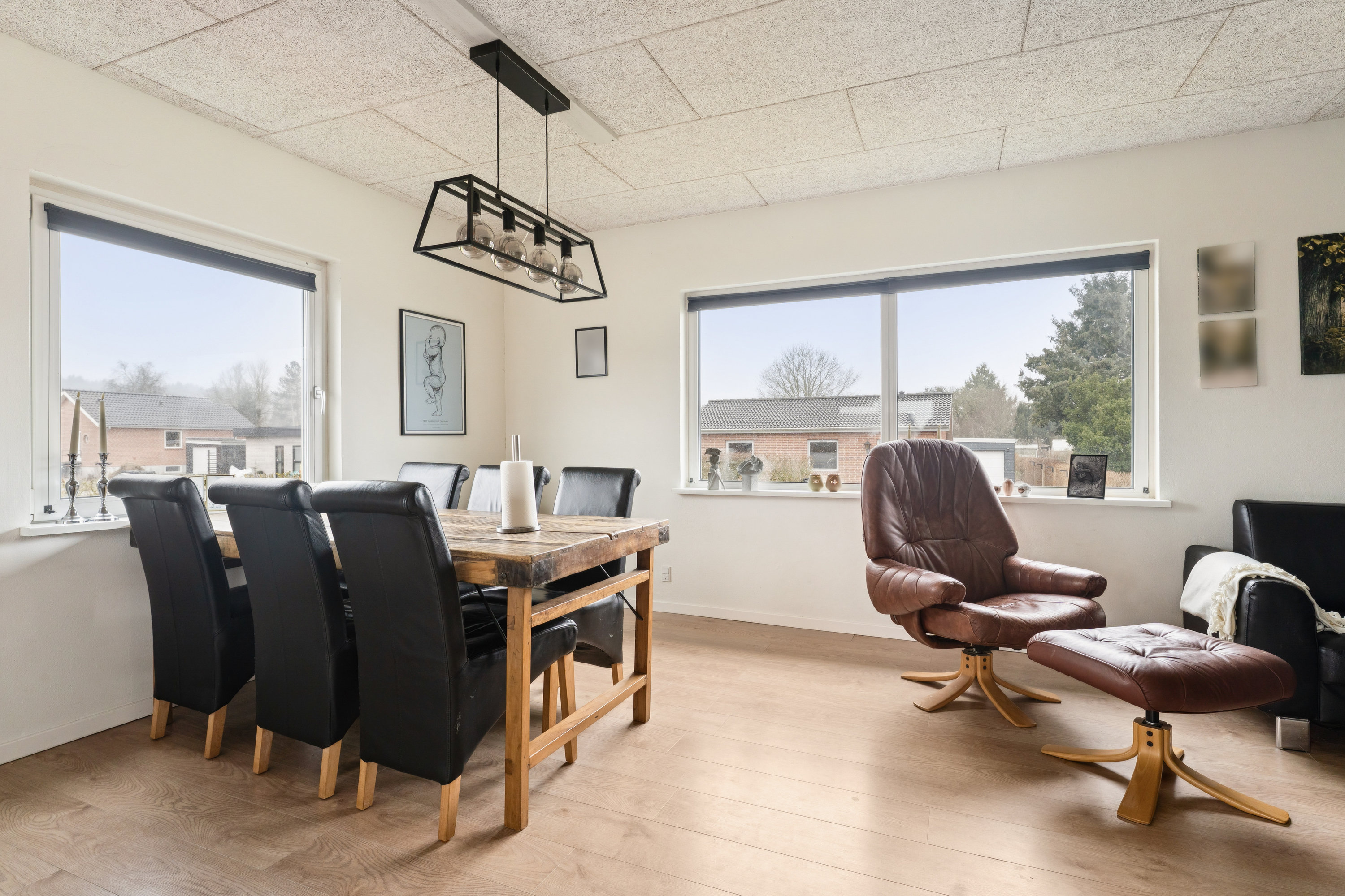 Fremhævet stue billede i fuldskærmstilstand. Billede af Vibevej 5, 8850 Bjerringbro