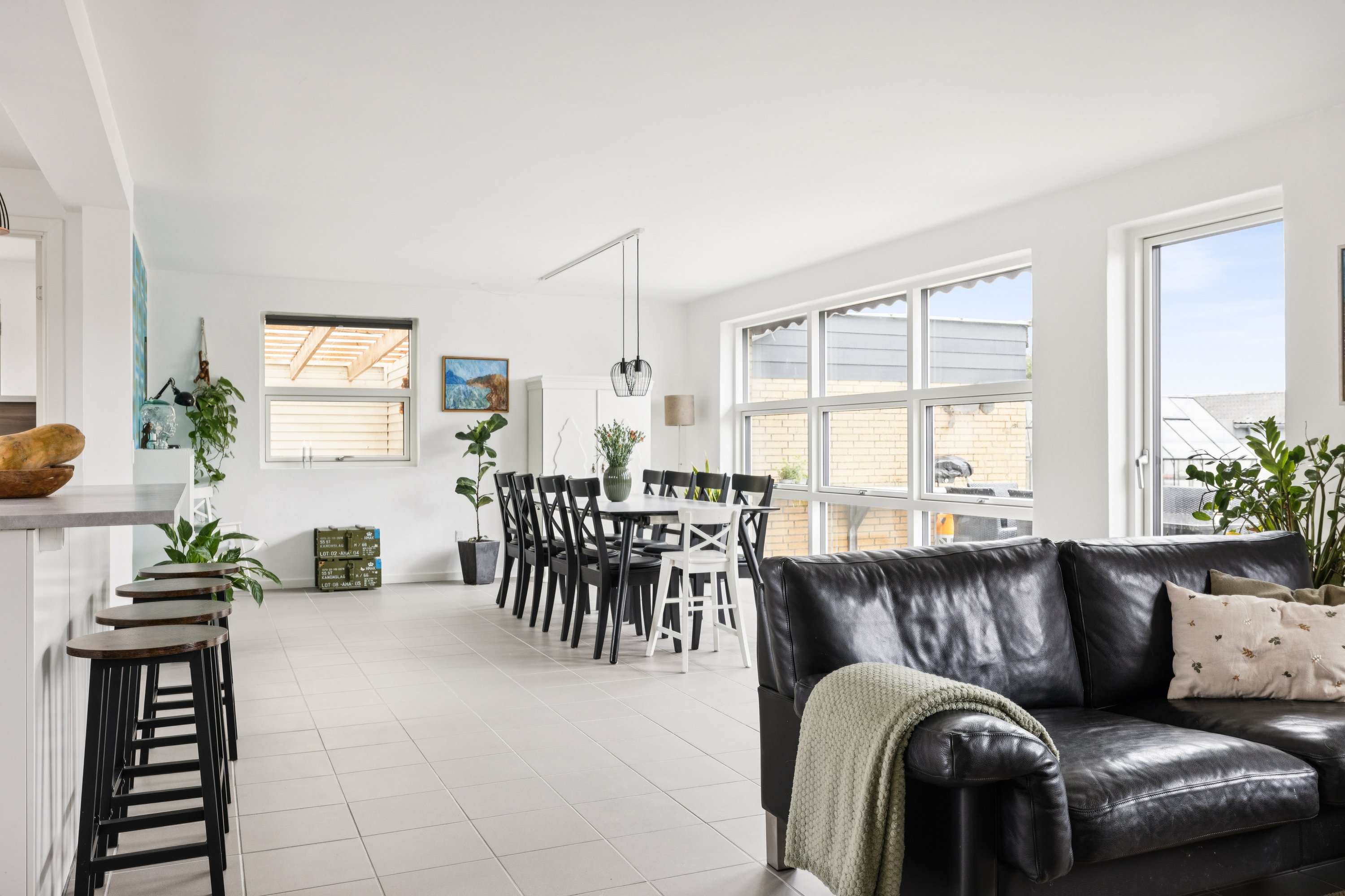 Fremhævet stue billede i fuldskærmstilstand. Billede af Fuglebakken 32, 5610 Assens