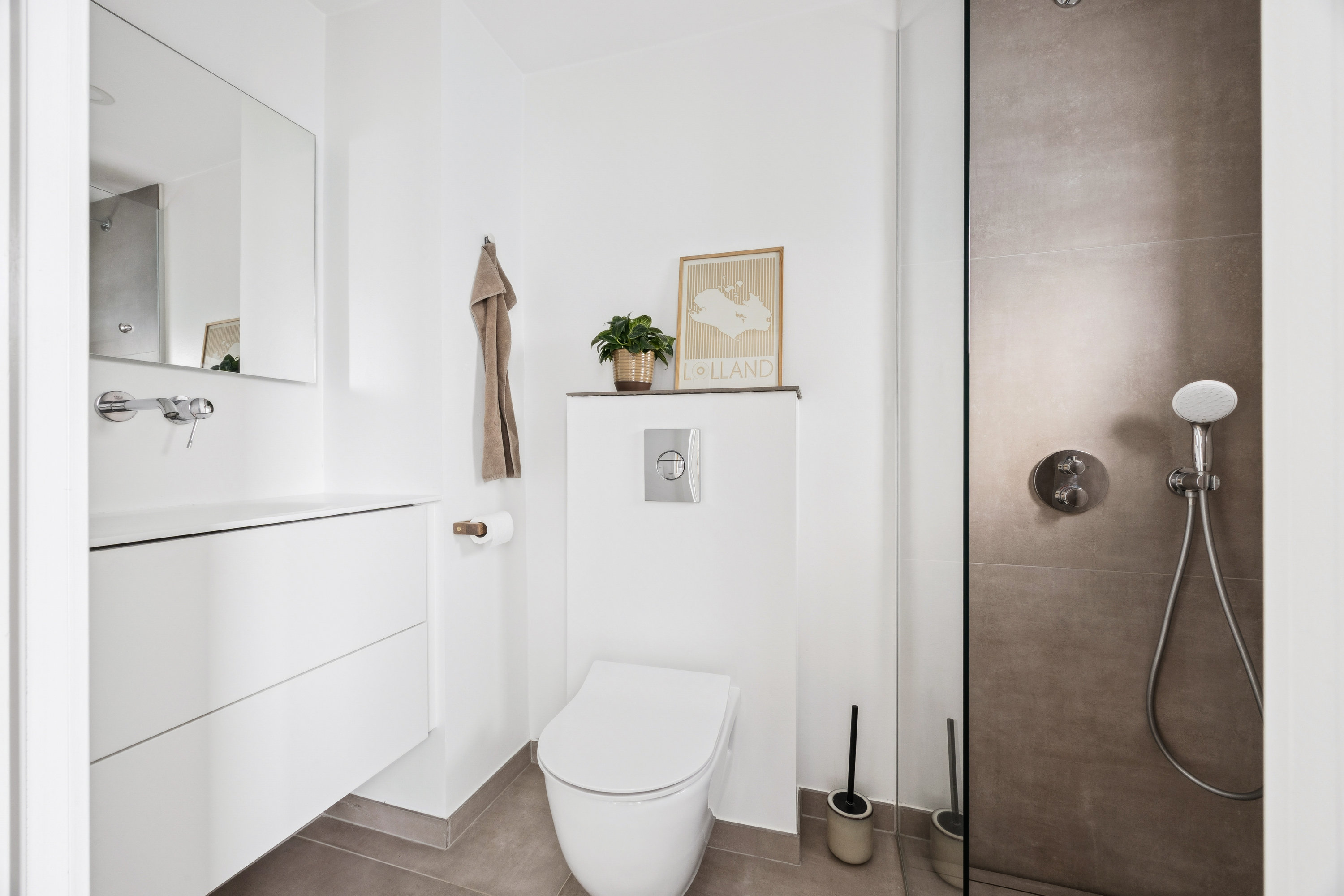 Fremhævet badeværelse billede i fuldskærmstilstand. Billede af Nældebjerg Alle 32, 2670 Greve