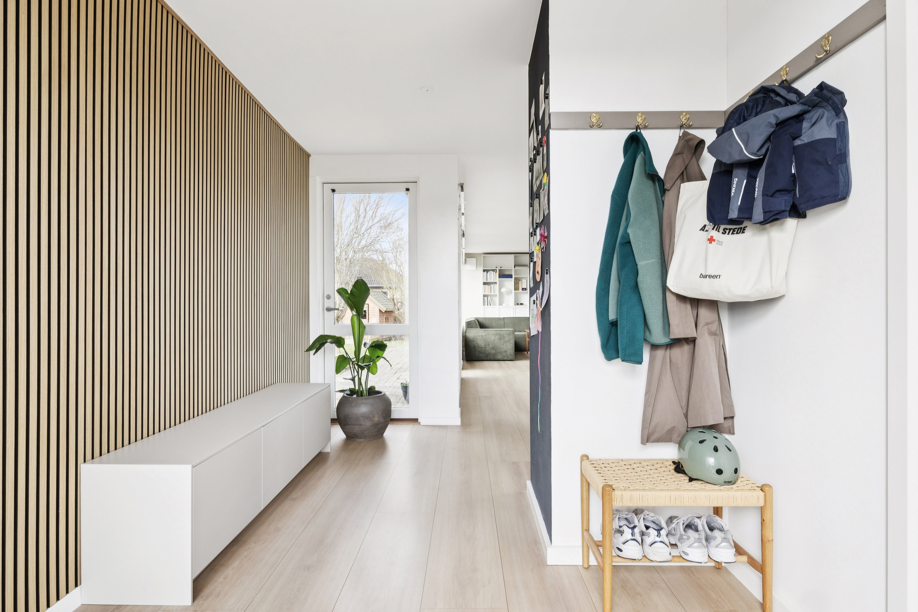 Fremhævet gang billede i fuldskærmstilstand. Billede af Nældebjerg Alle 32, 2670 Greve