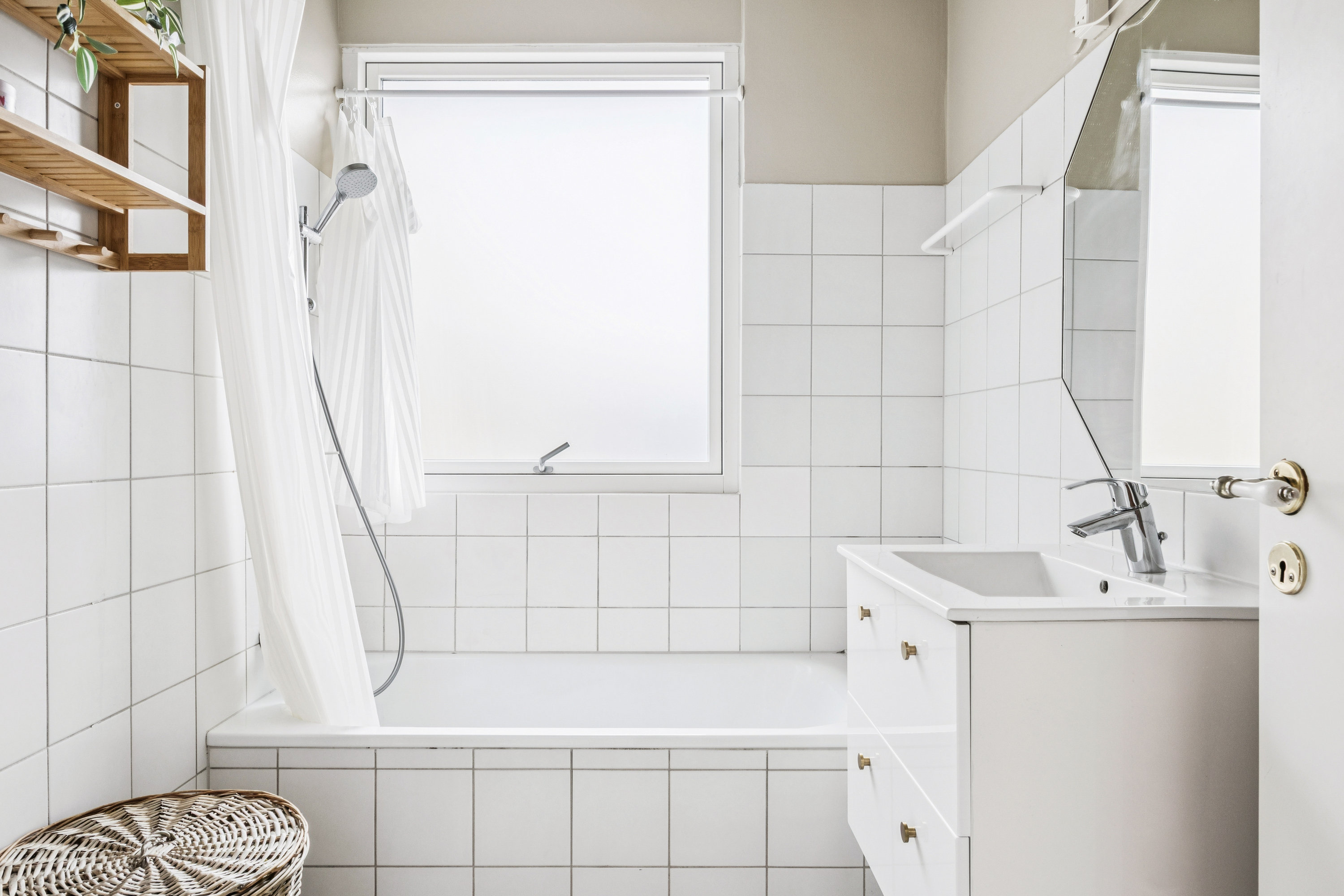 Fremhævet badeværelse billede i fuldskærmstilstand. Billede af Nældebjerg Alle 32, 2670 Greve