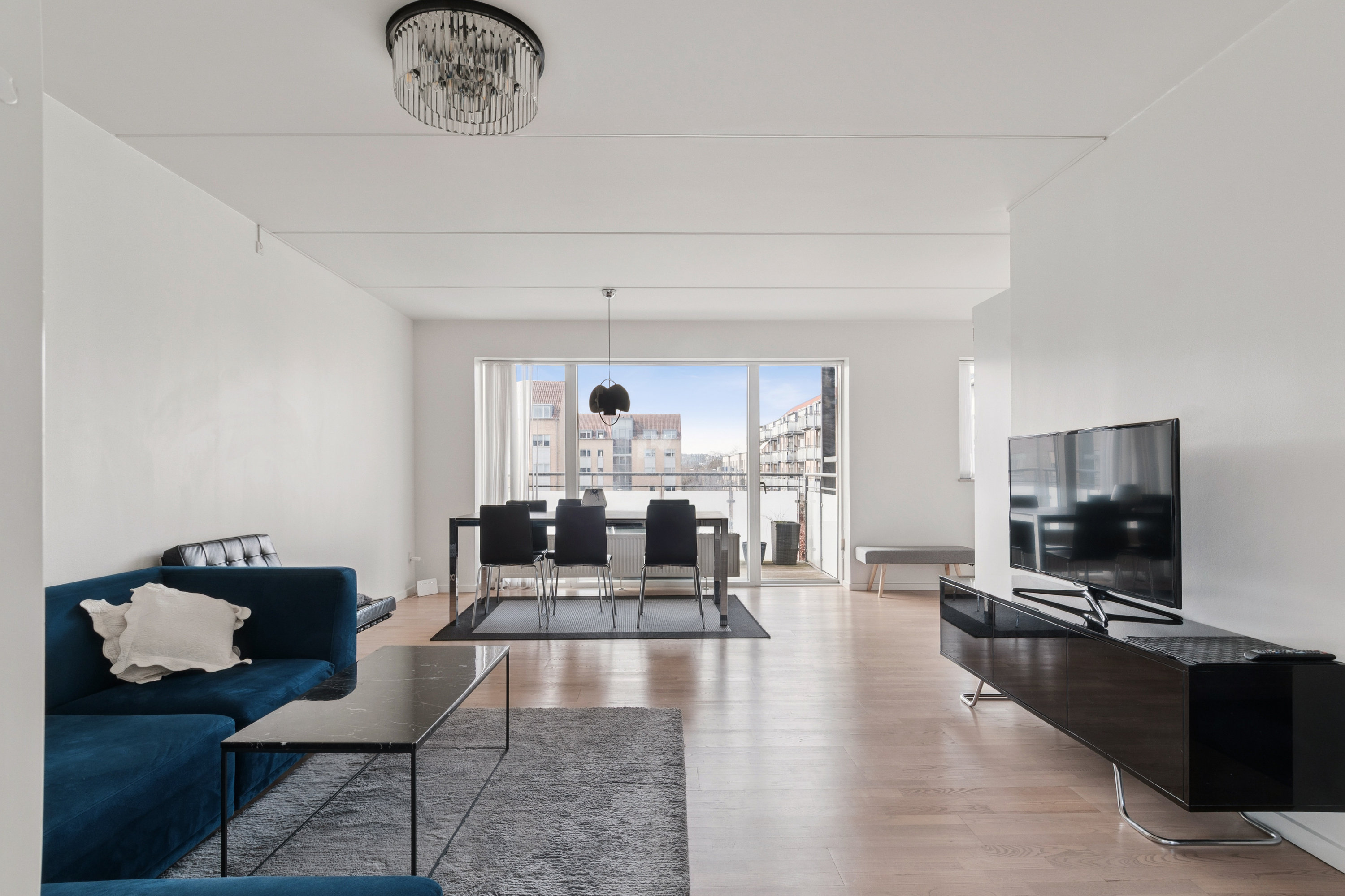 Fremhævet stue billede i fuldskærmstilstand. Billede af Englandsvej 270, 1. tv., 2770 Kastrup