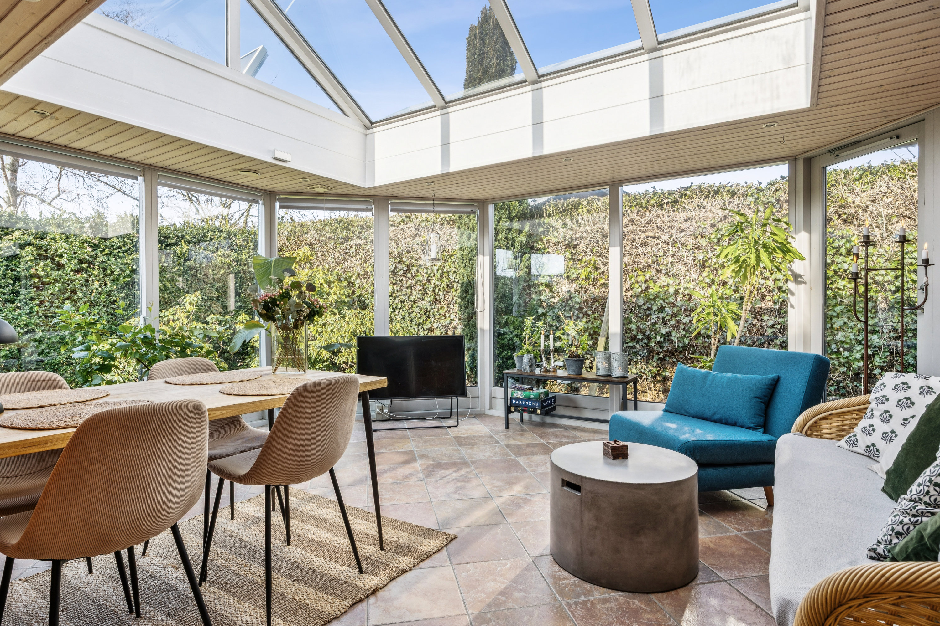 Fremhævet terrasse billede i fuldskærmstilstand. Billede af Åbuen 17, 2690 Karlslunde