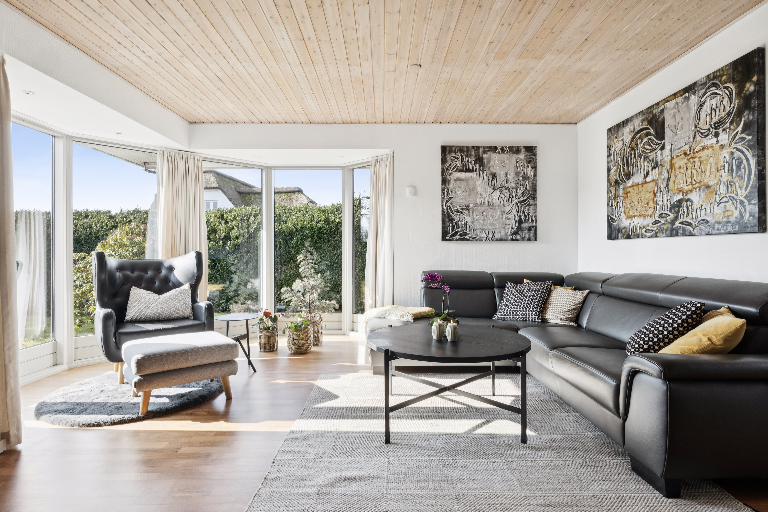 Fremhævet stue billede i fuldskærmstilstand. Billede af Åbuen 17, 2690 Karlslunde