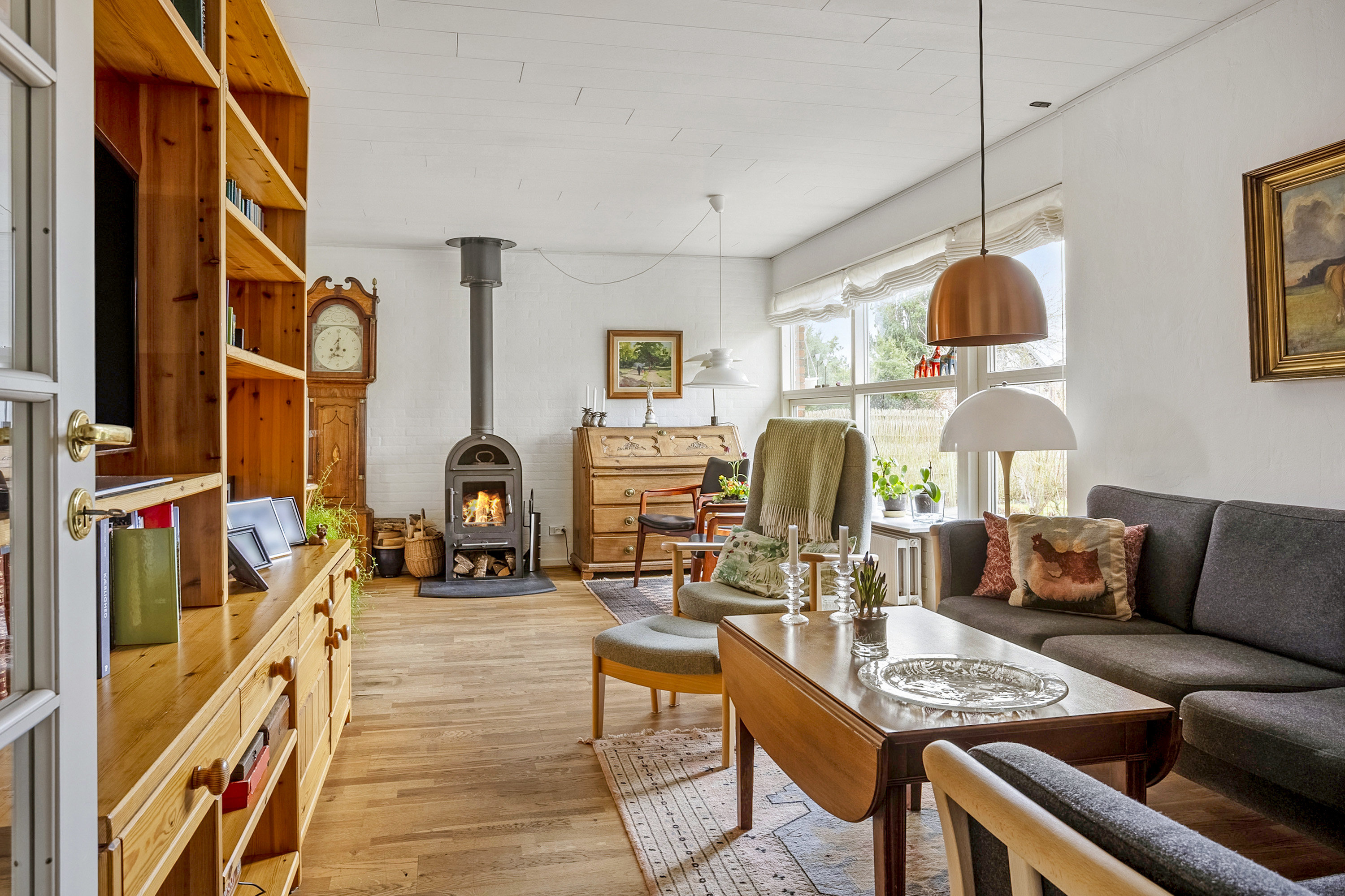 Fremhævet stue billede i fuldskærmstilstand. Billede af Kirsebærvej 77, 6600 Vejen