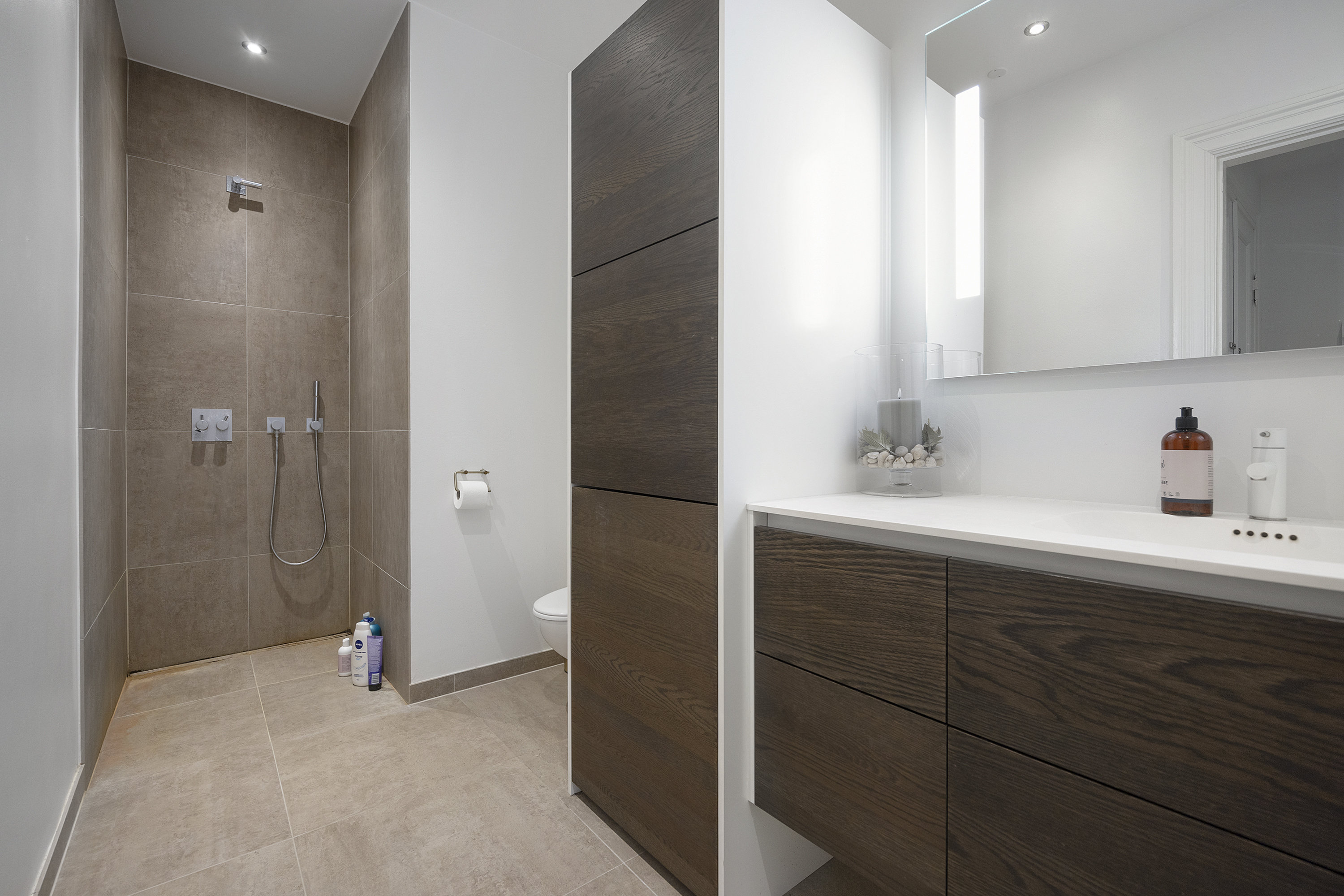 Fremhævet badeværelse billede i fuldskærmstilstand. Billede af Vesterå 22, 2., 9000 Aalborg