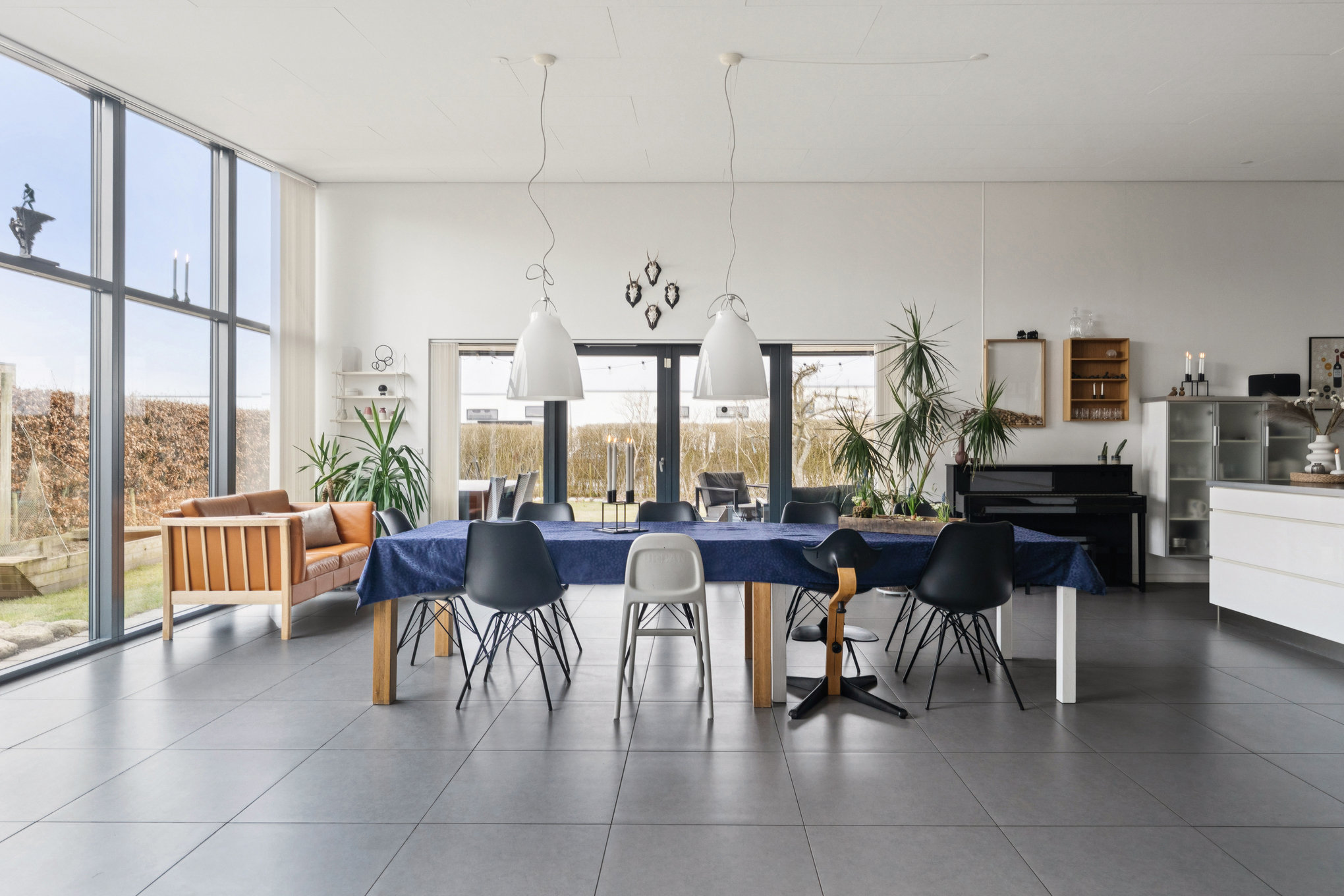 Fremhævet stue billede i fuldskærmstilstand. Billede af Carl Nielsens Vej 2, 8920 Randers NV